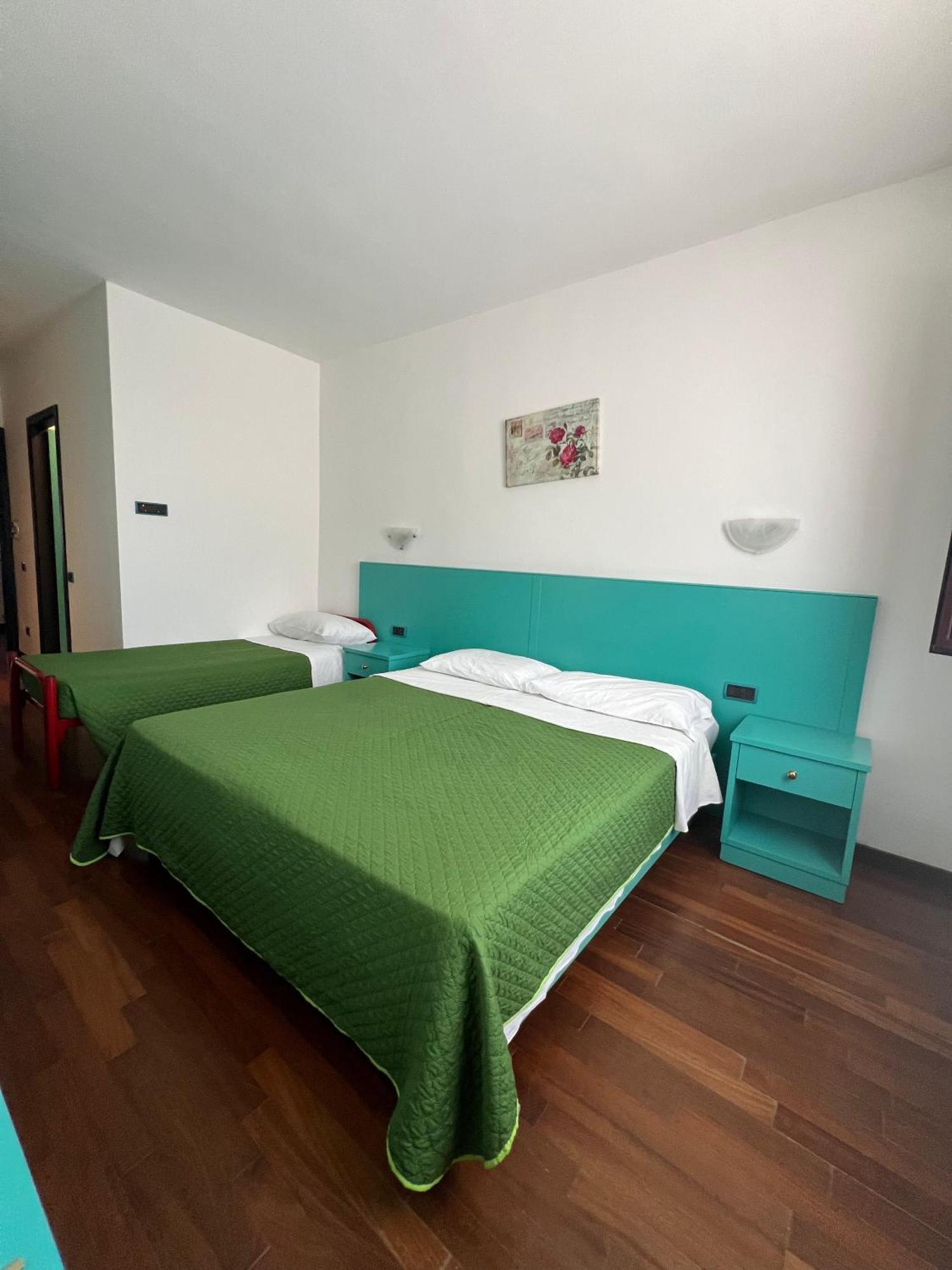 Standard Triple Room,1681786346:JPEG