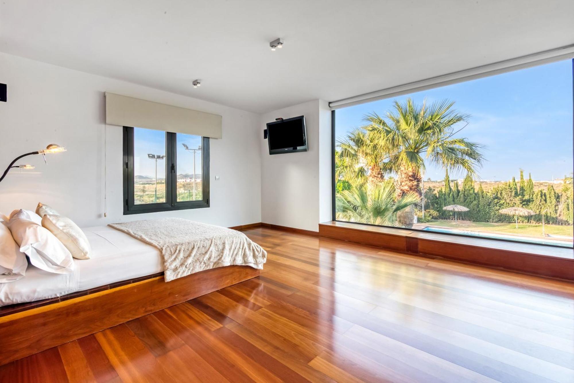 Suite Pool View