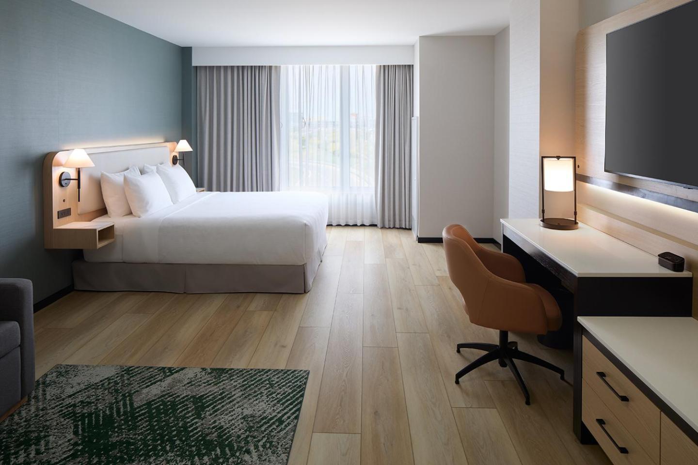Specialty King Room with Roll-In Shower - Disability Access