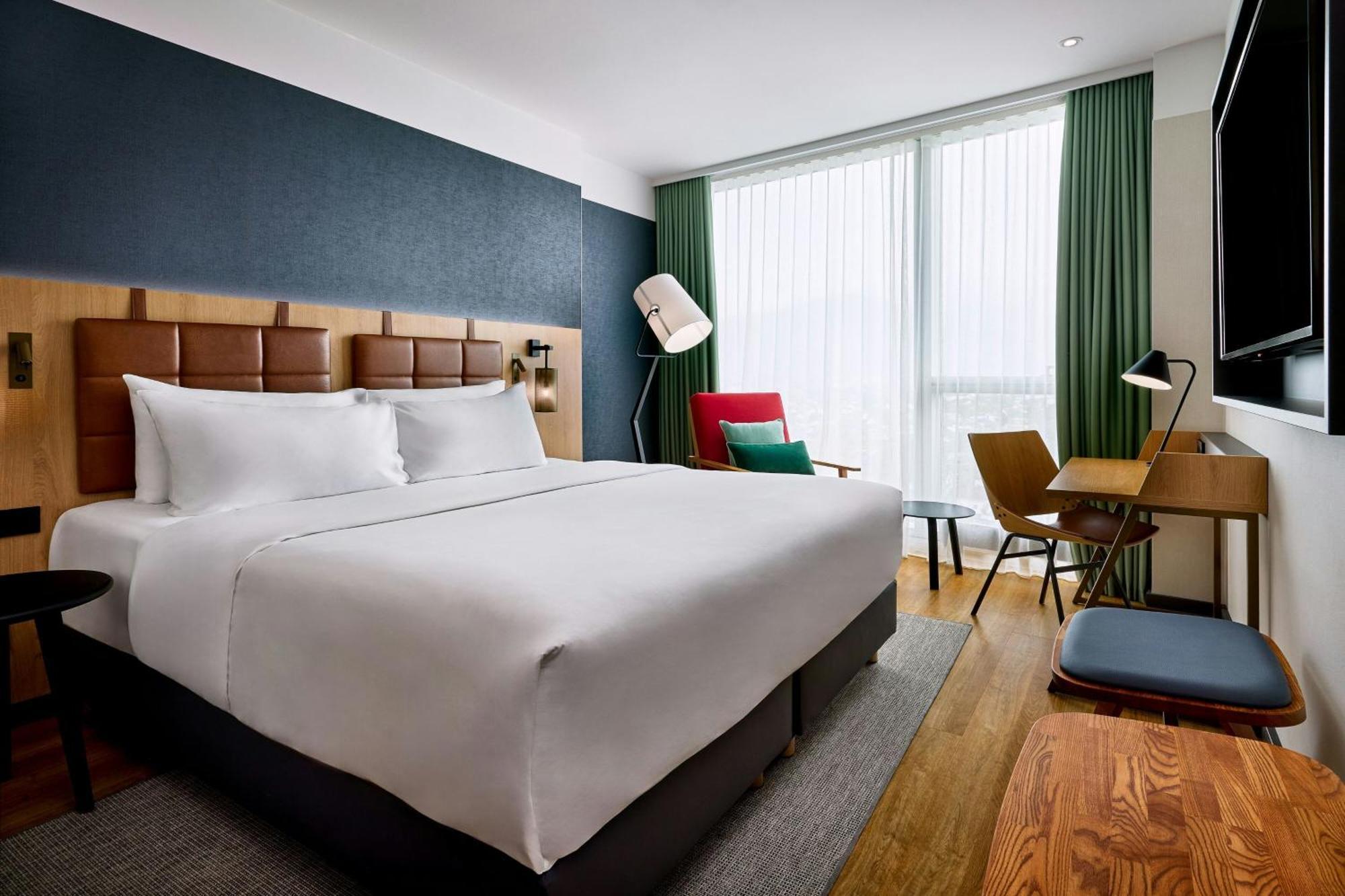 Double Room,1632211834:JPEG