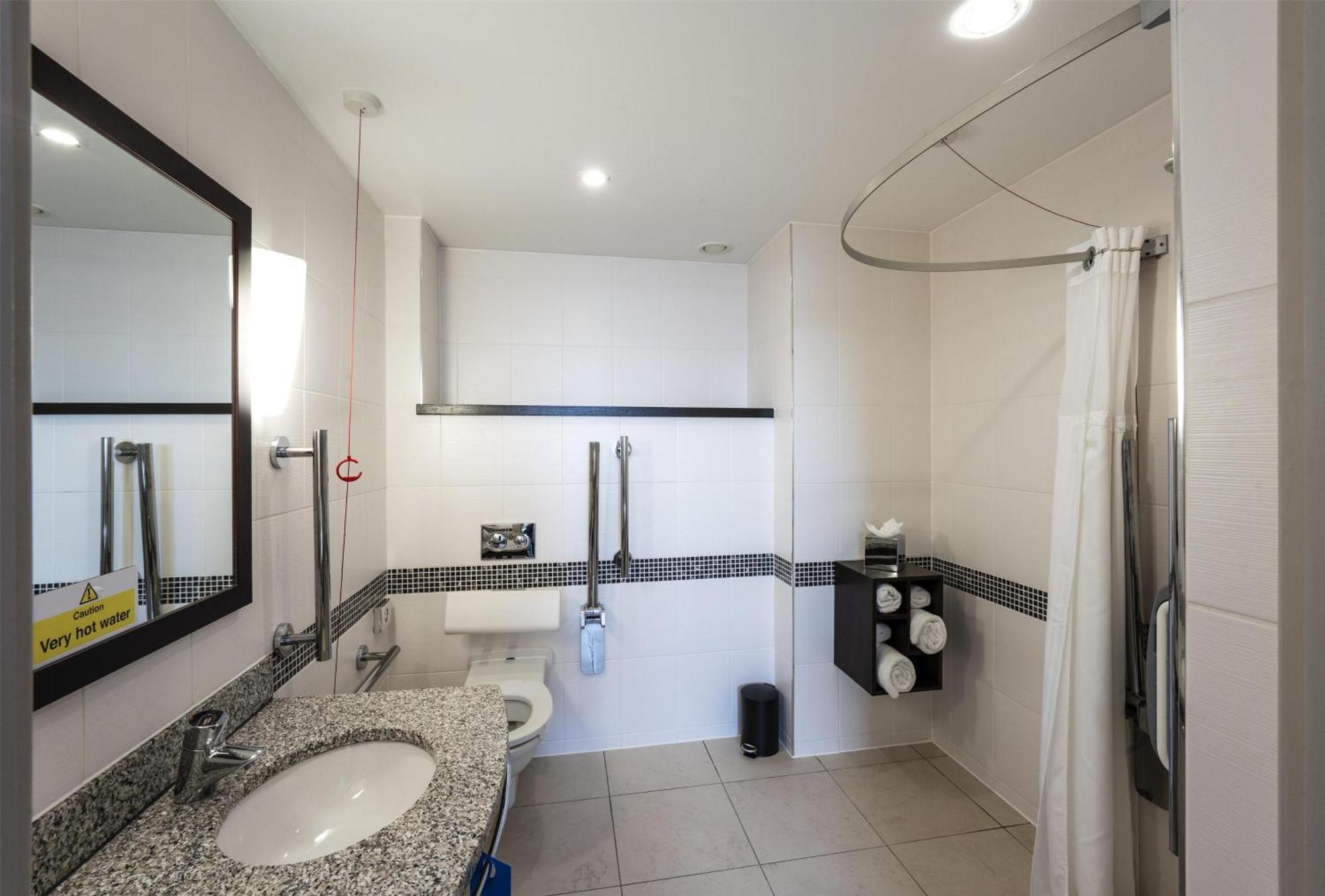 Queen Room - Accessible