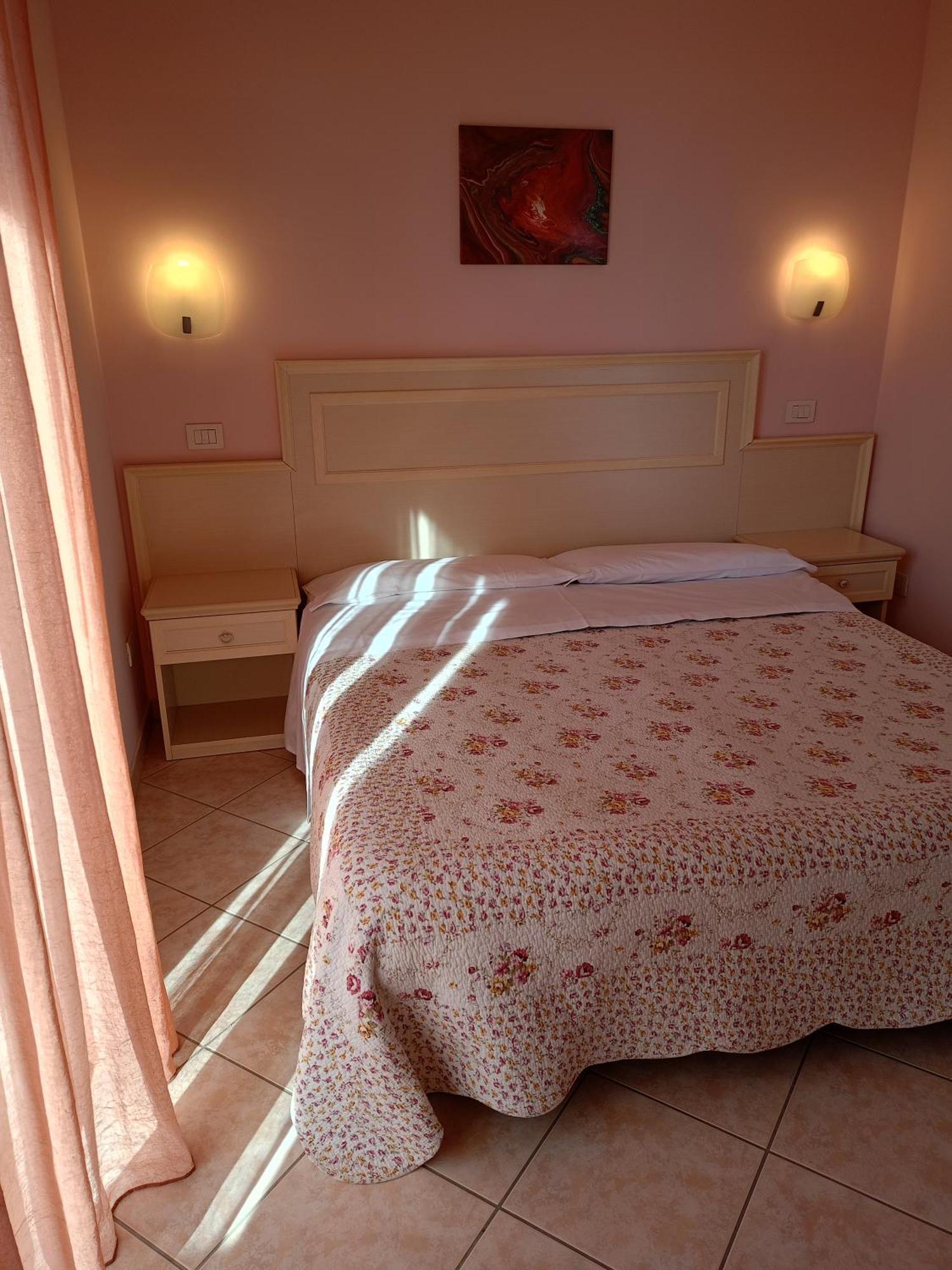 Standard Double Room,1742766970:JPEG