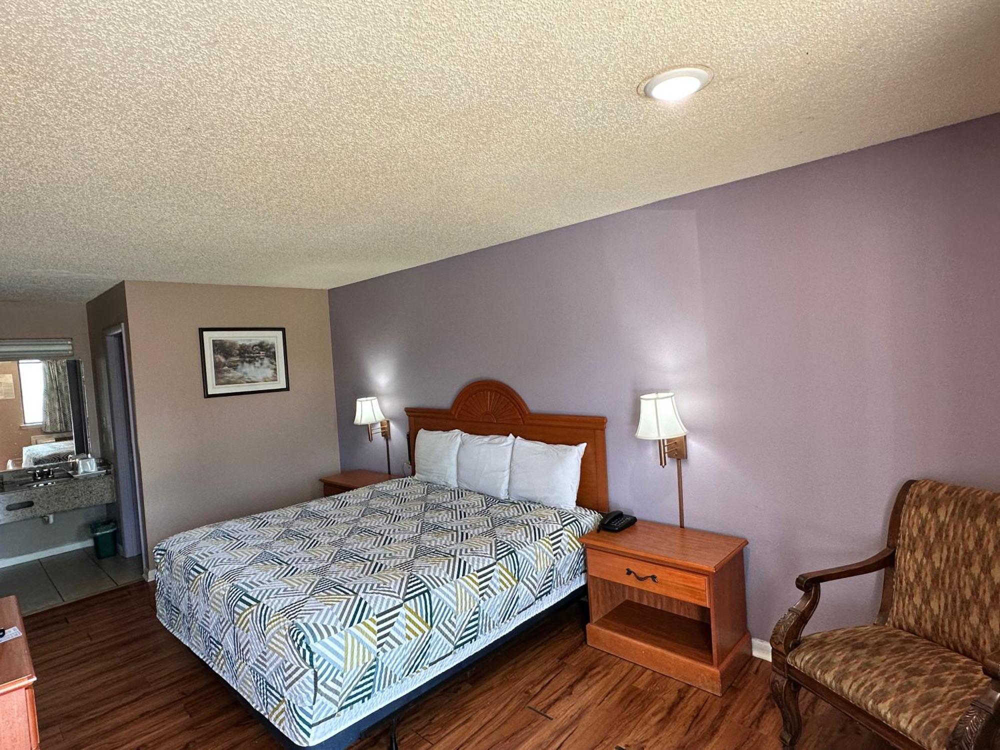 Standard King Room