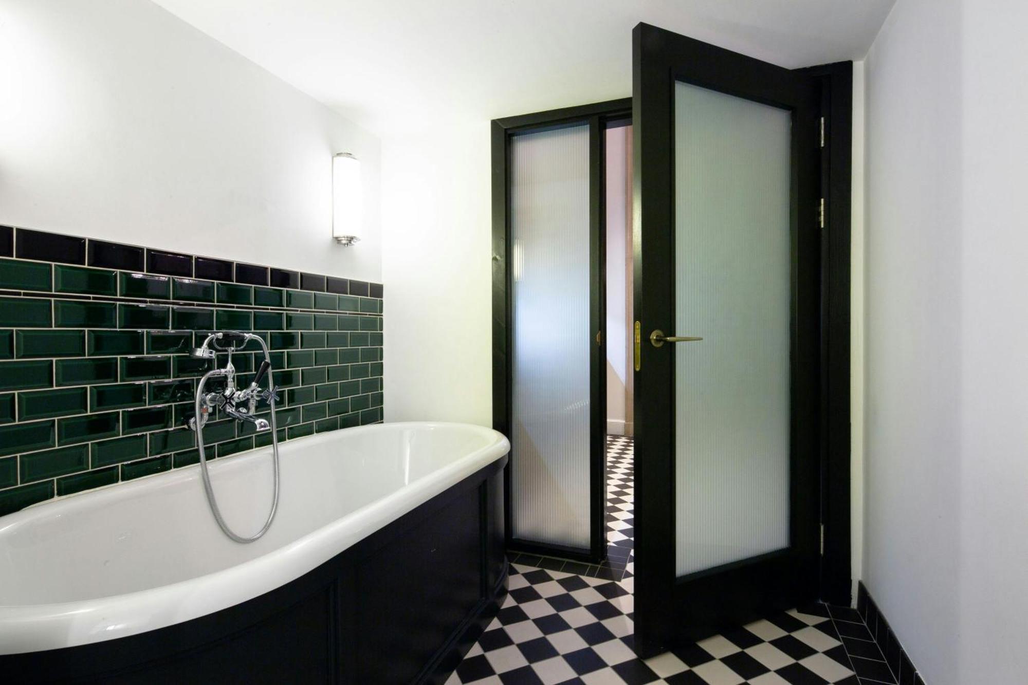 Family King Suite with City View