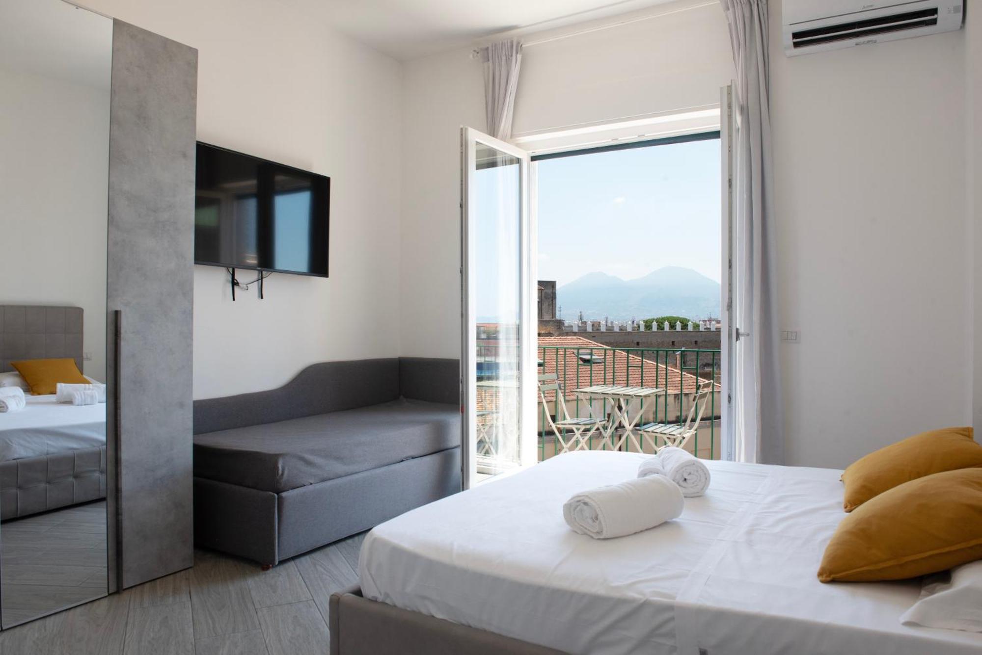 Double Room Private Bathroom Balcony Vesuvio View