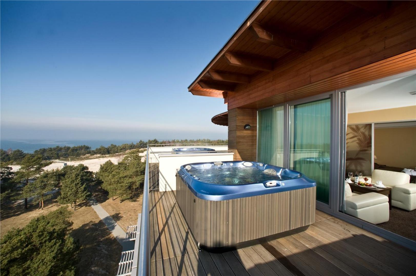 Two-room apartment with jacuzzi on the terrace