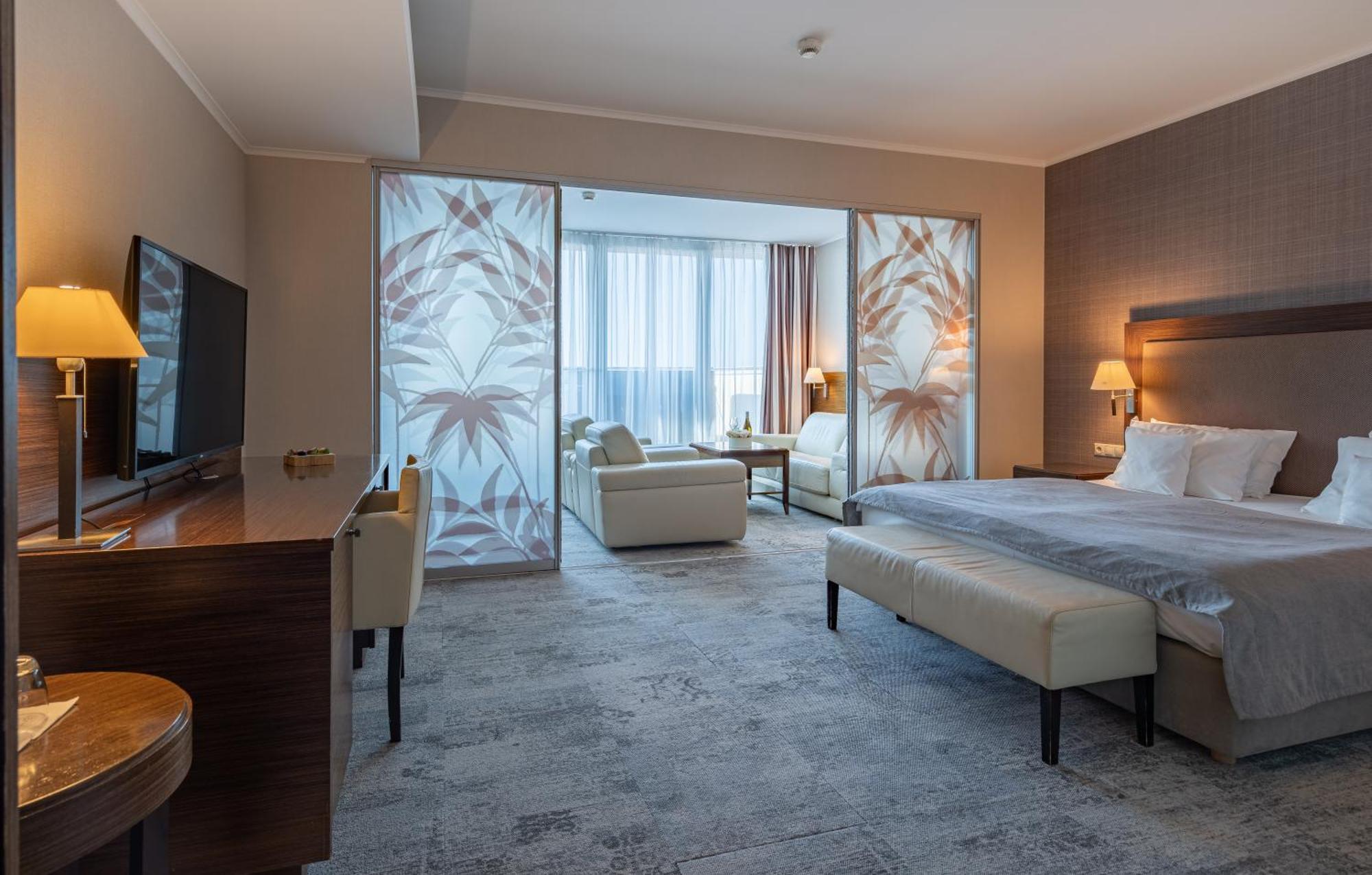 Two-room apartment jacuzzi on the terrace