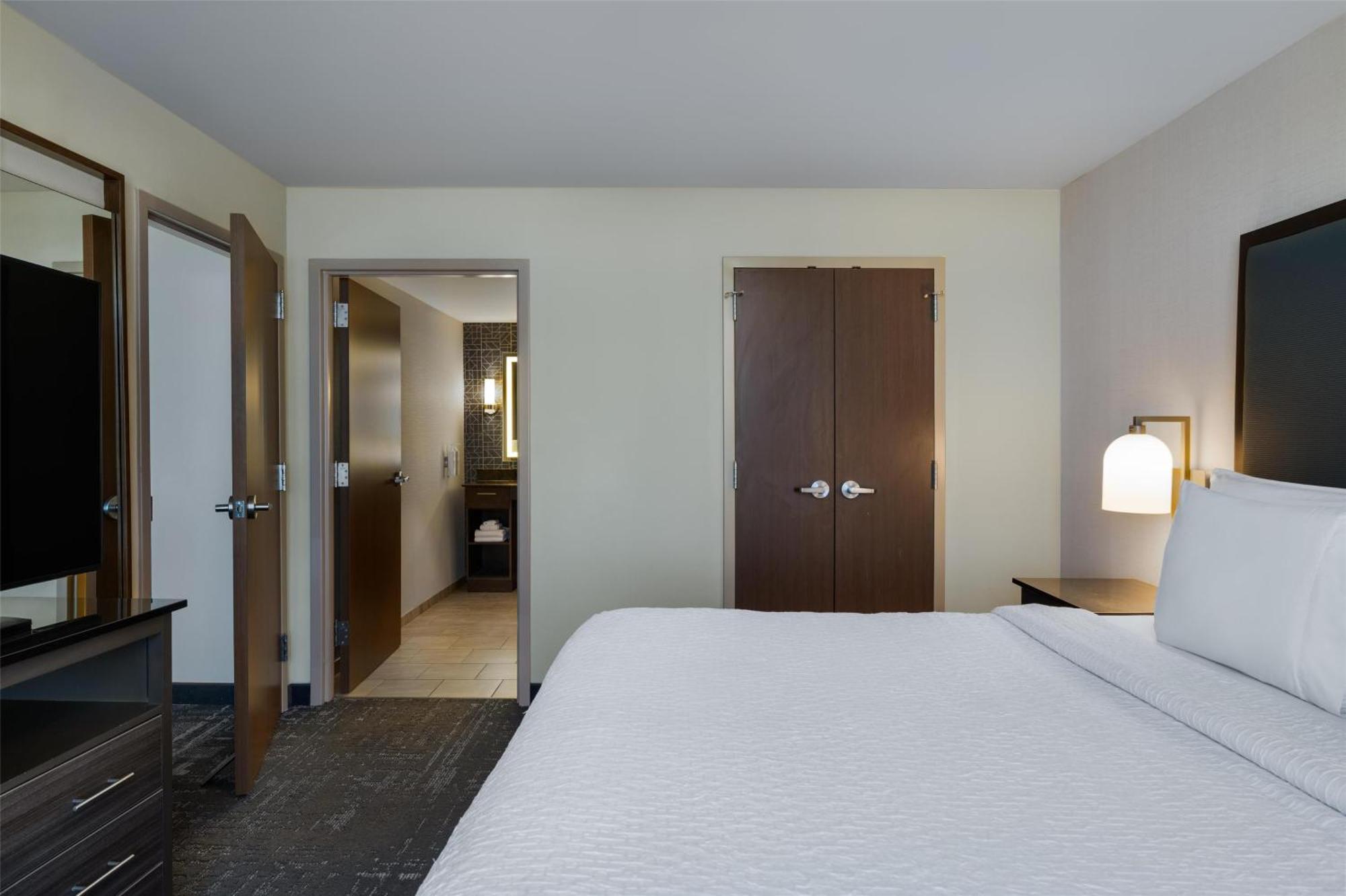 One-Bedroom King Suite Non-Smoking