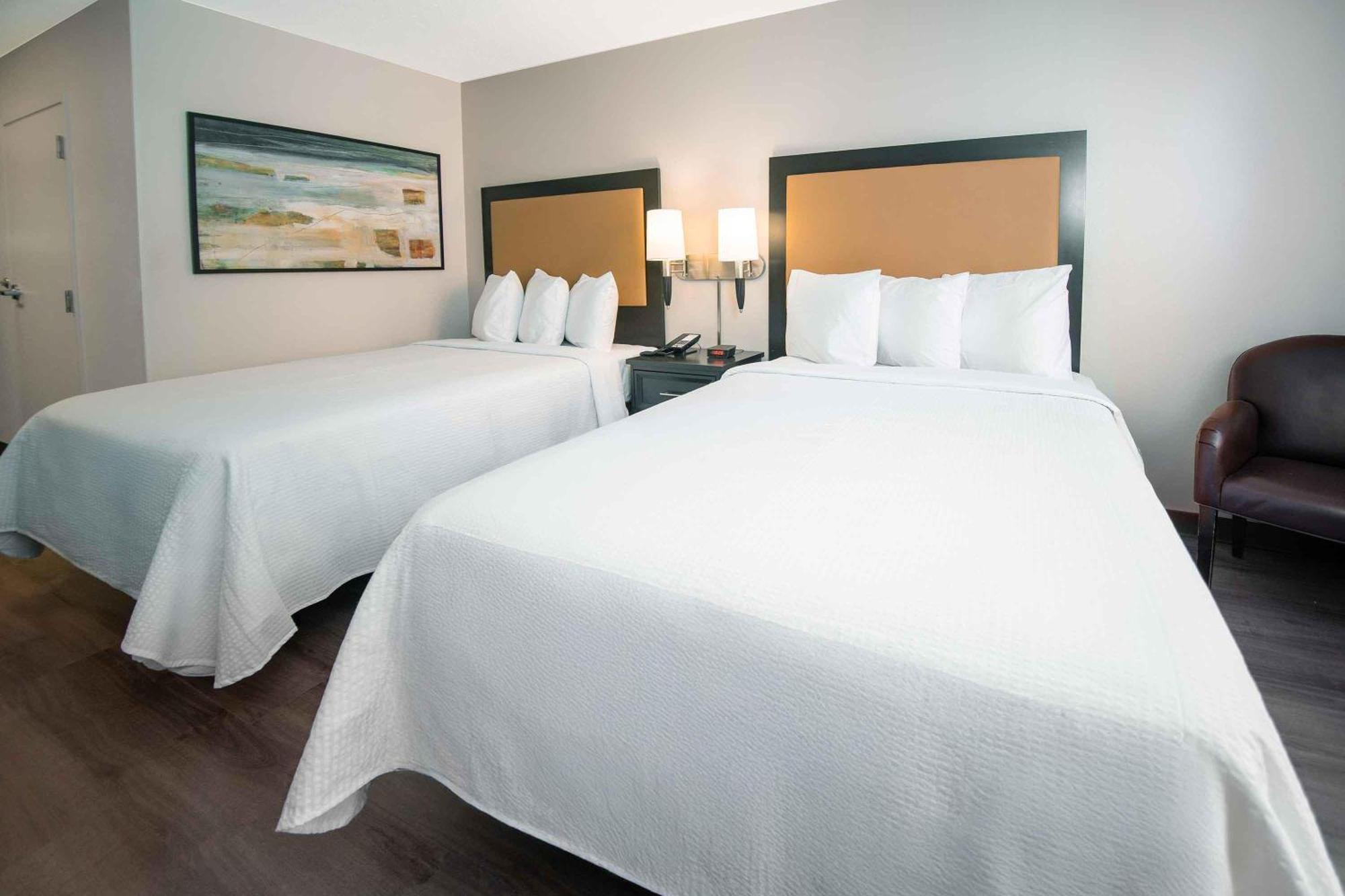 Deluxe Studio Two Queen Beds Non-Smoking