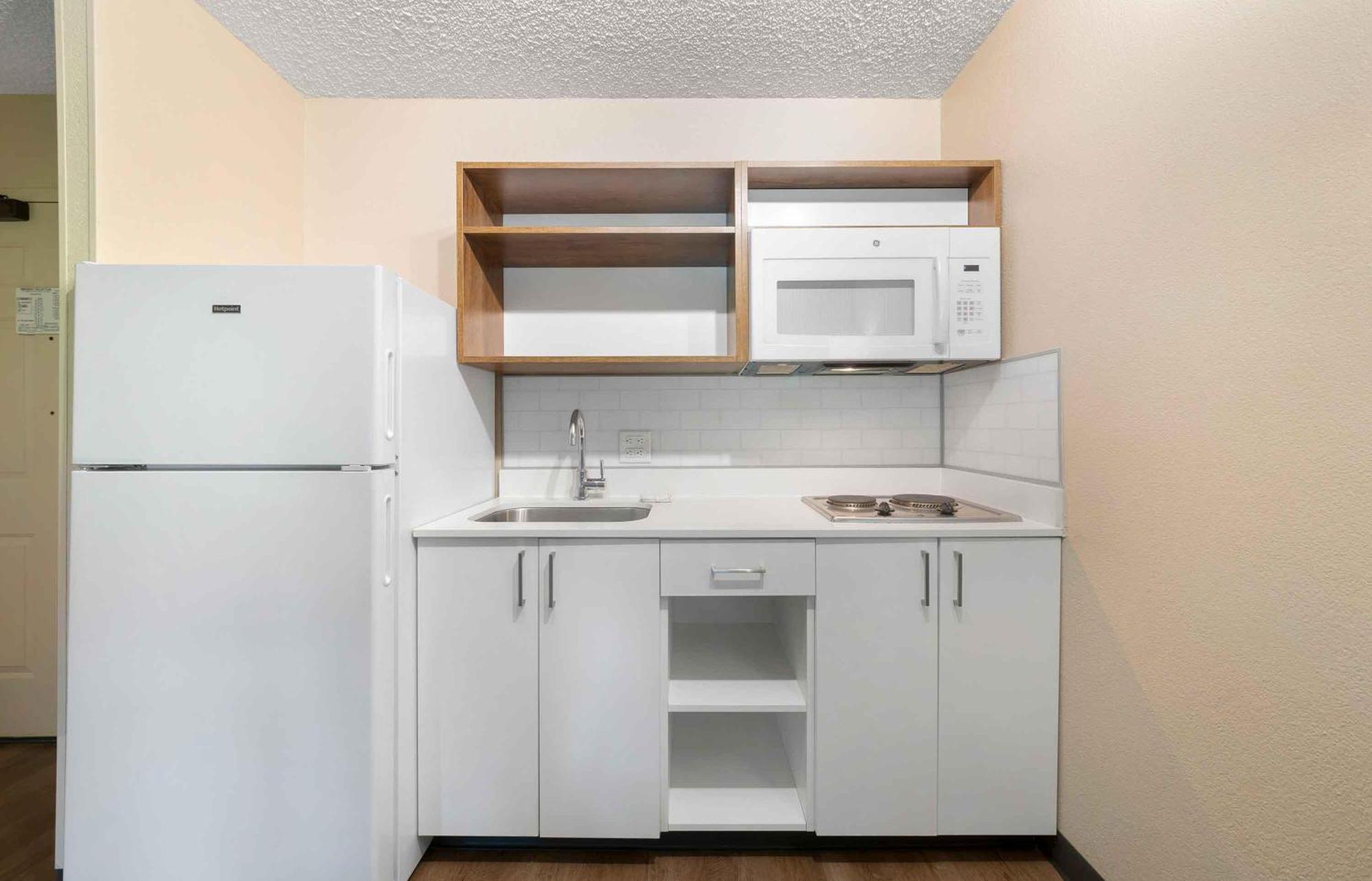 One Bedroom Suite 1 Queen Bed Non-Smoking