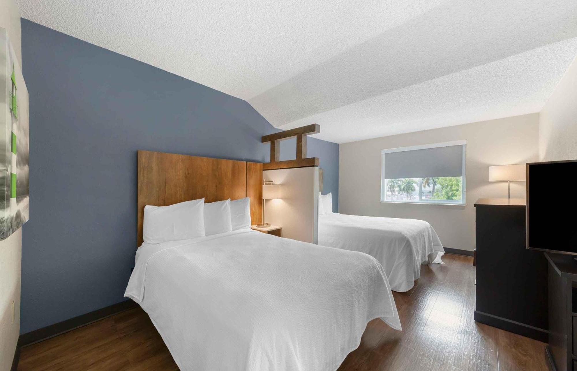 Superior Studio 2 Double Beds 1 Sofa Bed Non-Smoking