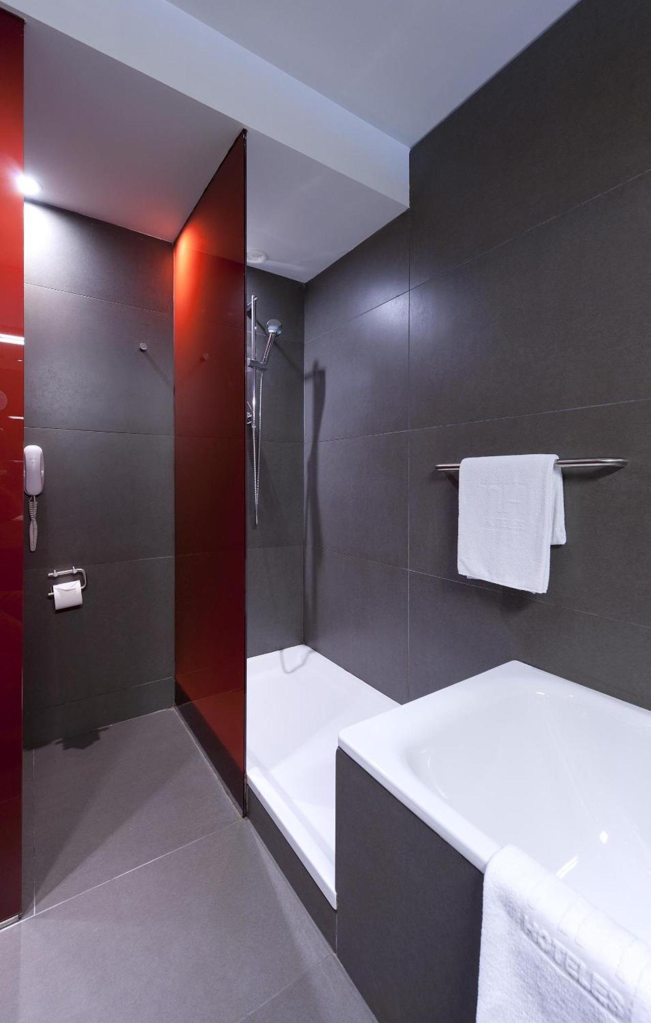 Habitación Familiar contigua (2 adultos + 2 niños)