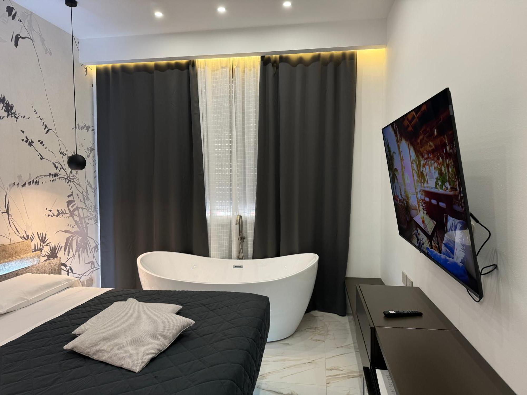 Deluxe Suite Spa Bath,1689828501:JPEG
