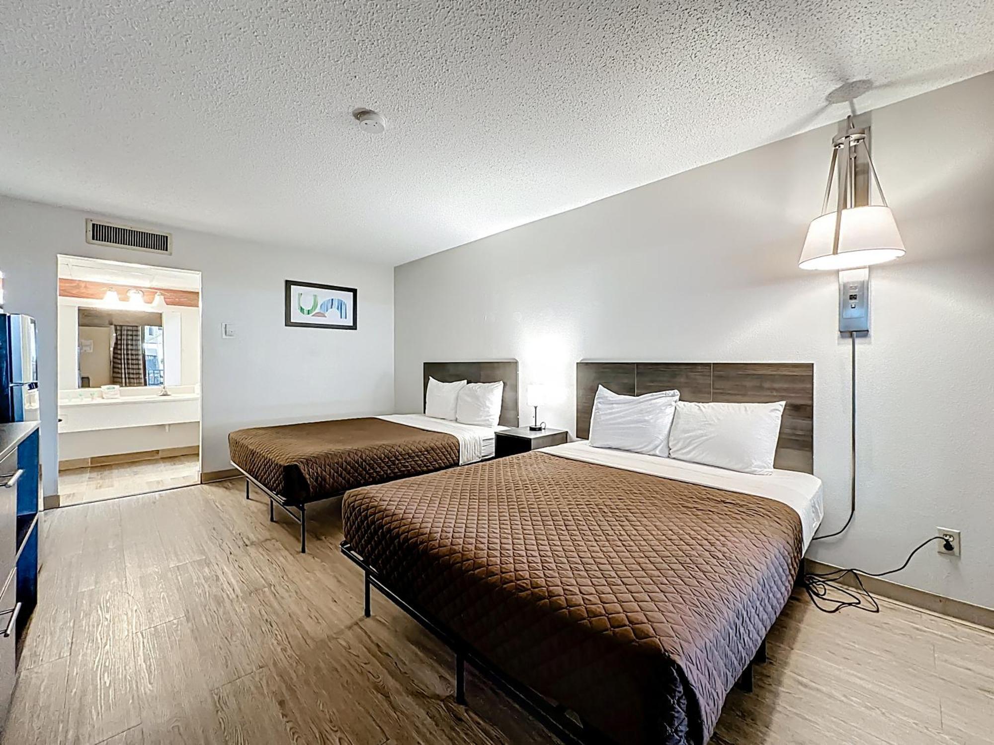 Standard Room with Two Double Beds - Interior Hall/Non-Smoking