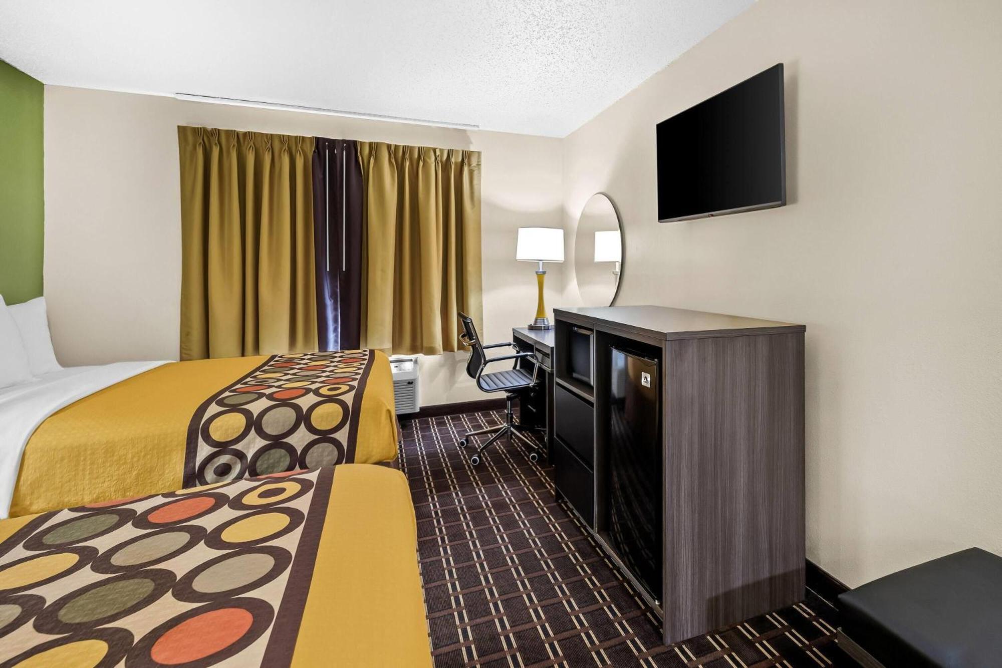 Queen Room Two Queen Beds Mobility Access or Non-Smoking