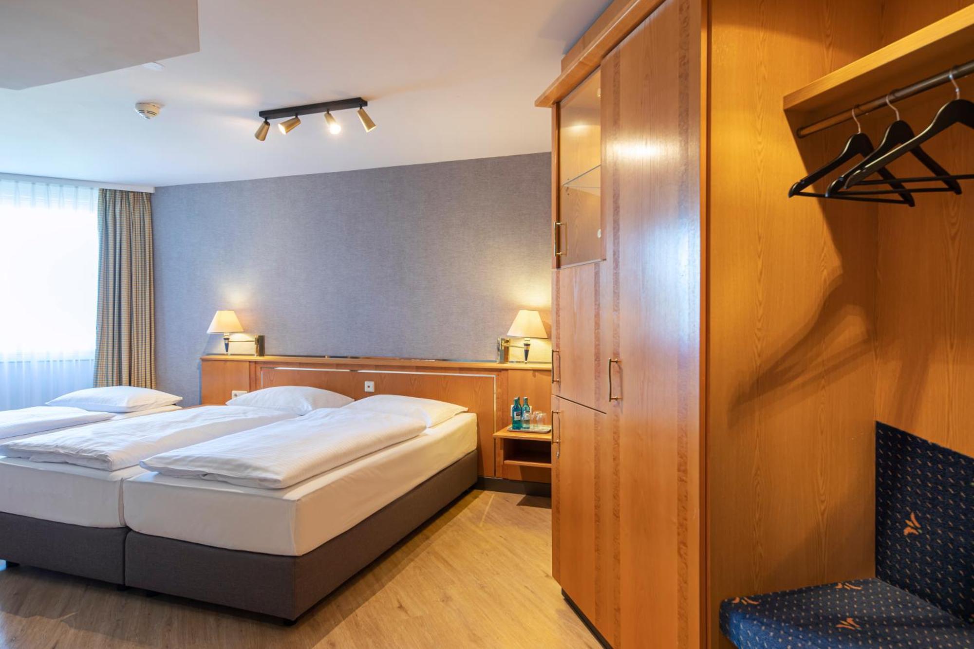 Economy Triple Room