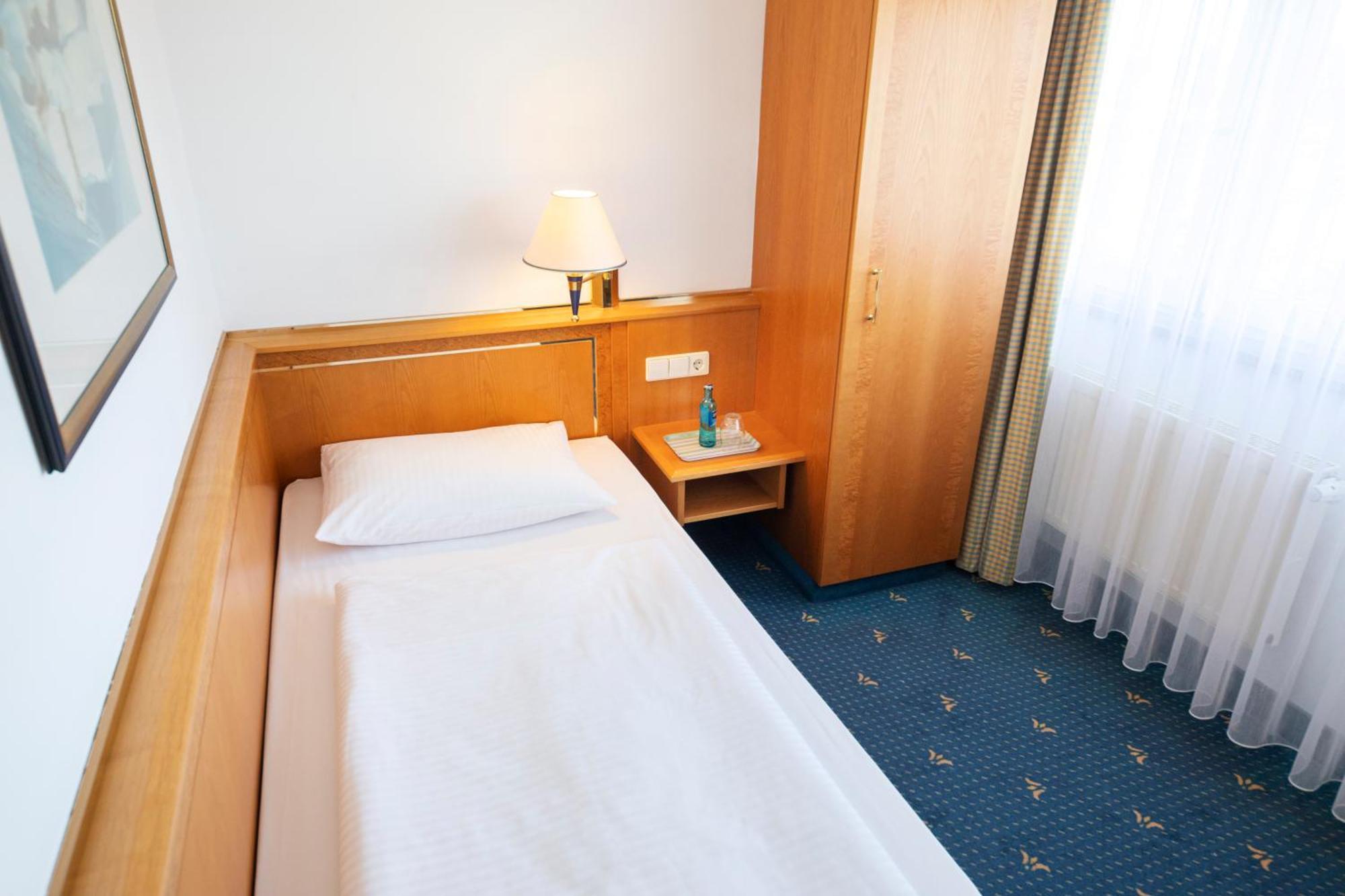 Economy Single Room