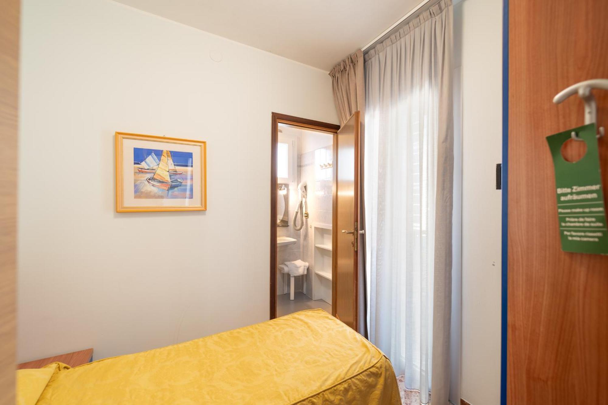 Small Single Room Balcony,1690949535:JPEG