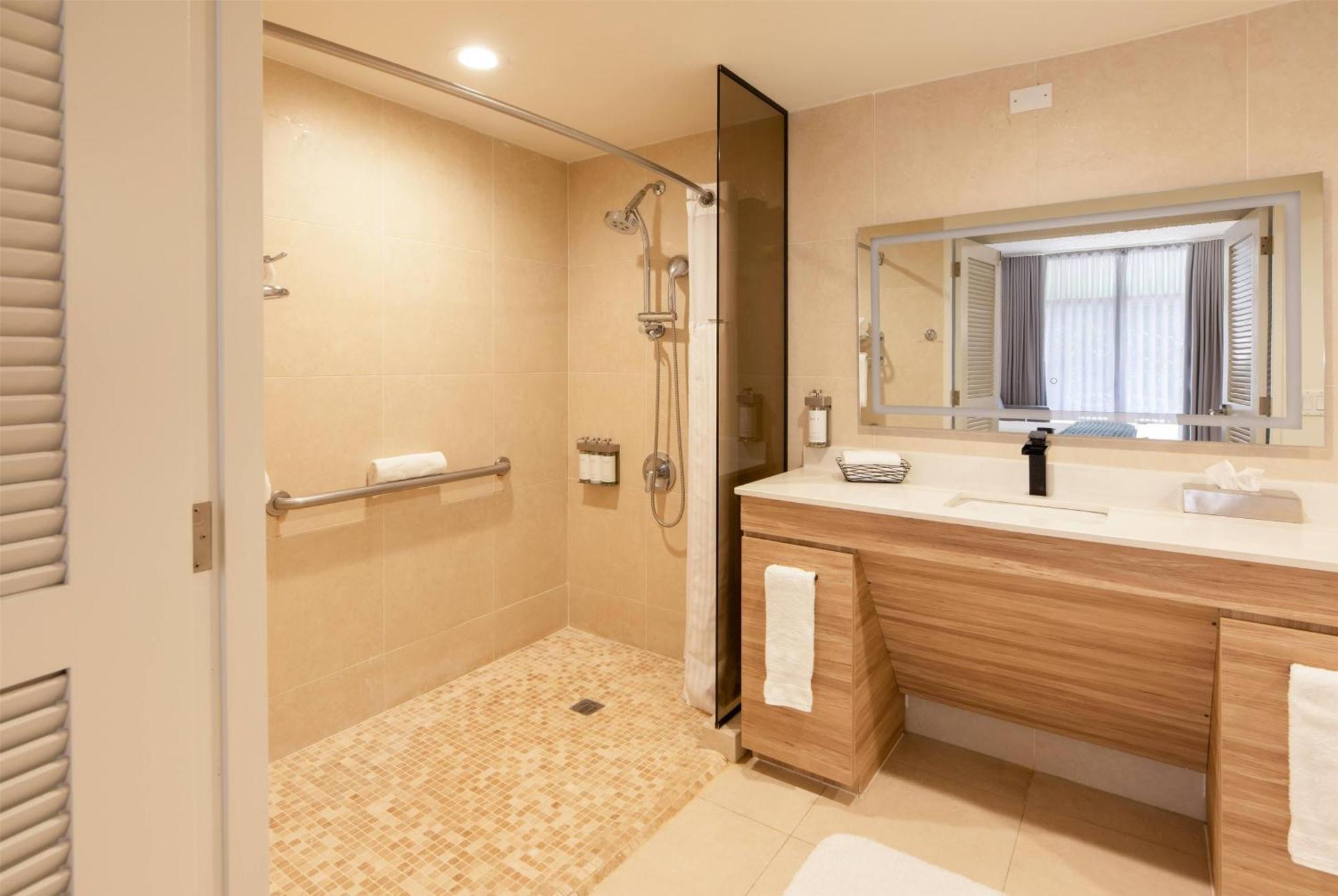 Costa Collection King Room Mobility Access Poolside
