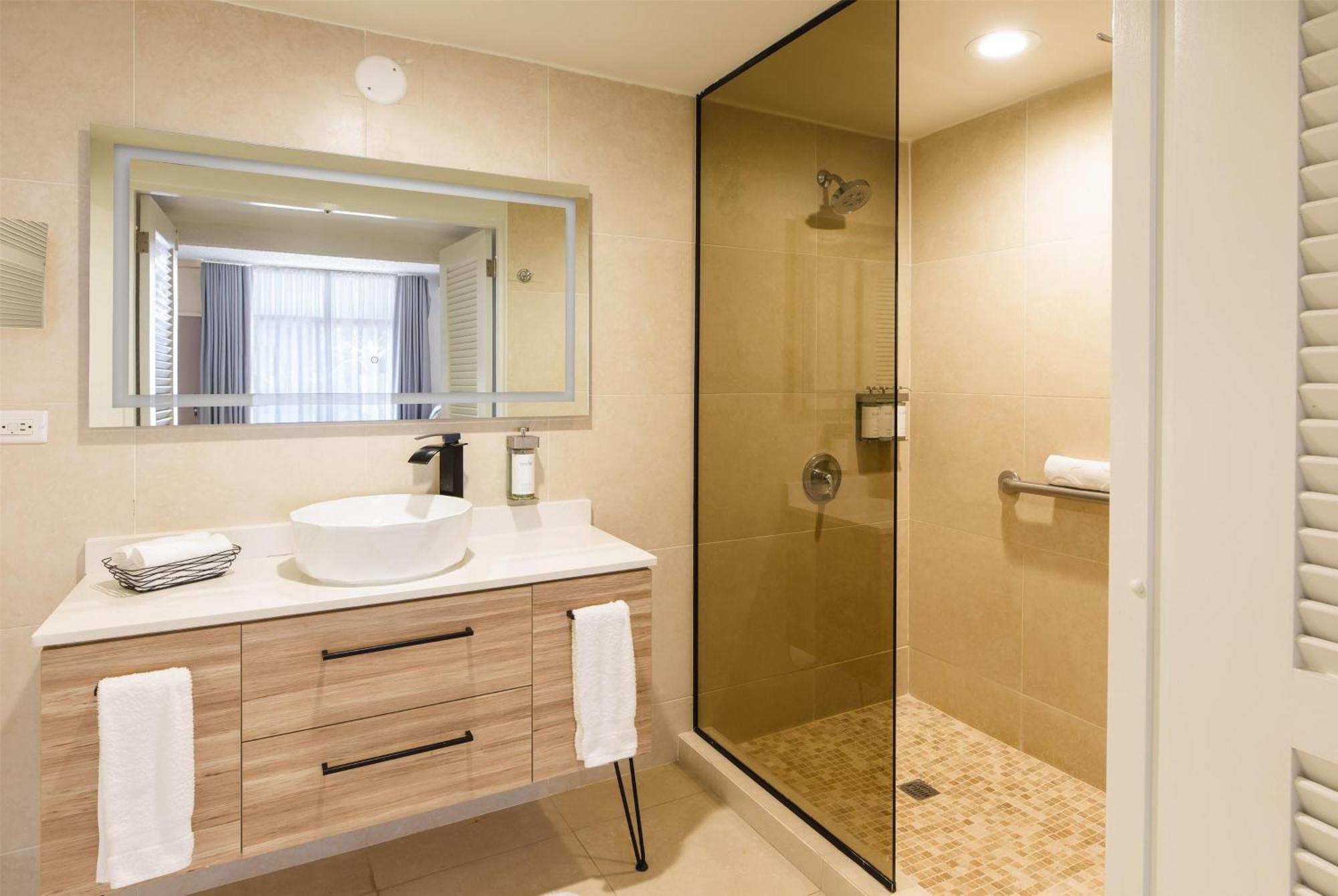 Lagos Collection King Suite Resort View
