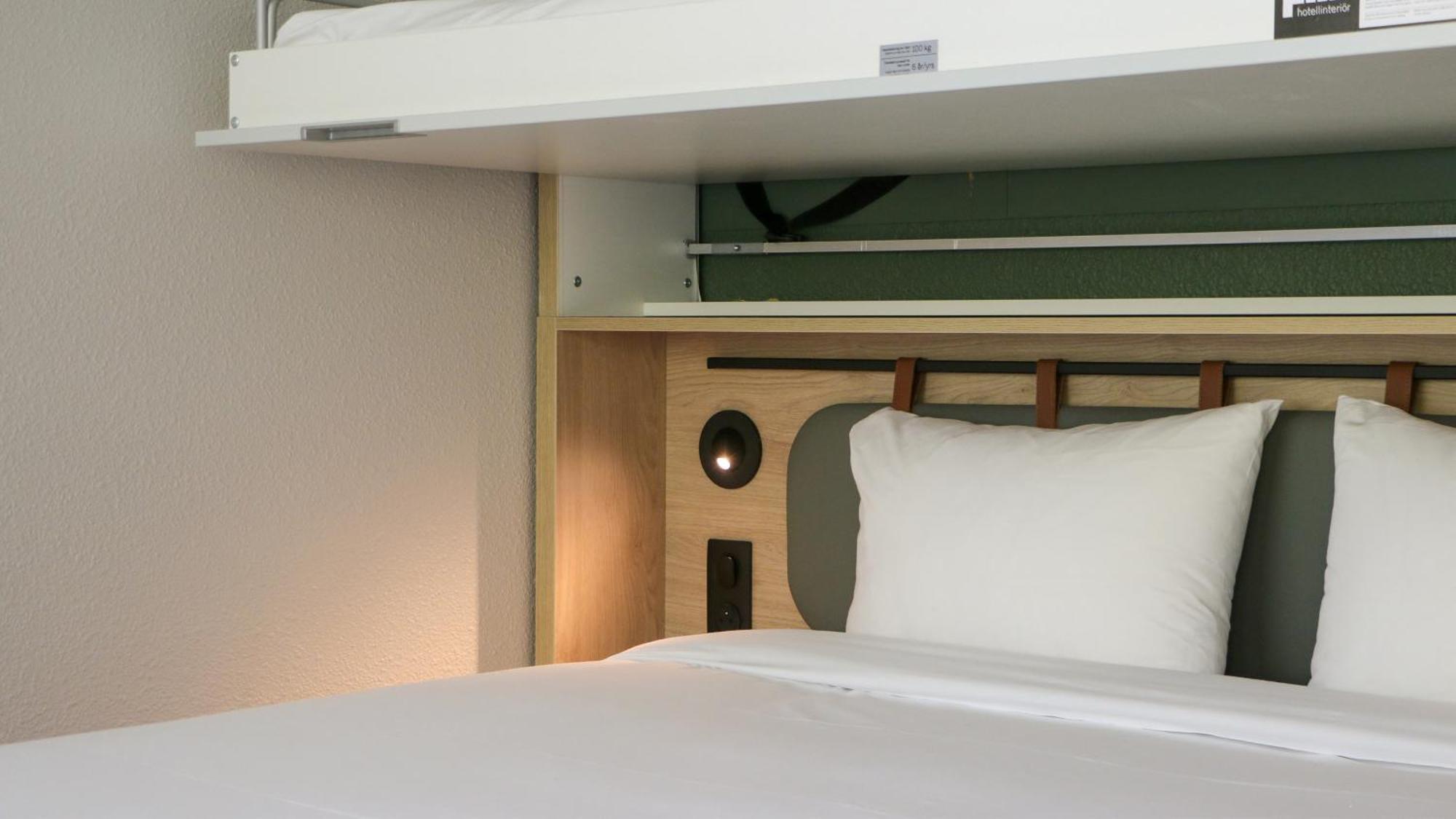 Standard Queen Room with One Bunk Bed