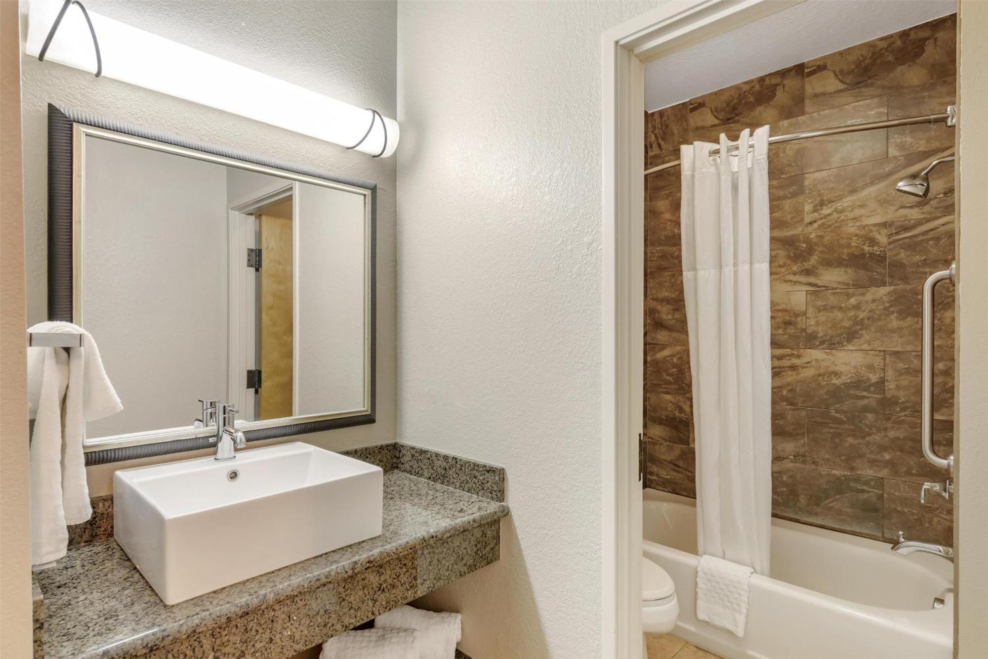 King Suite with Spa Bath
