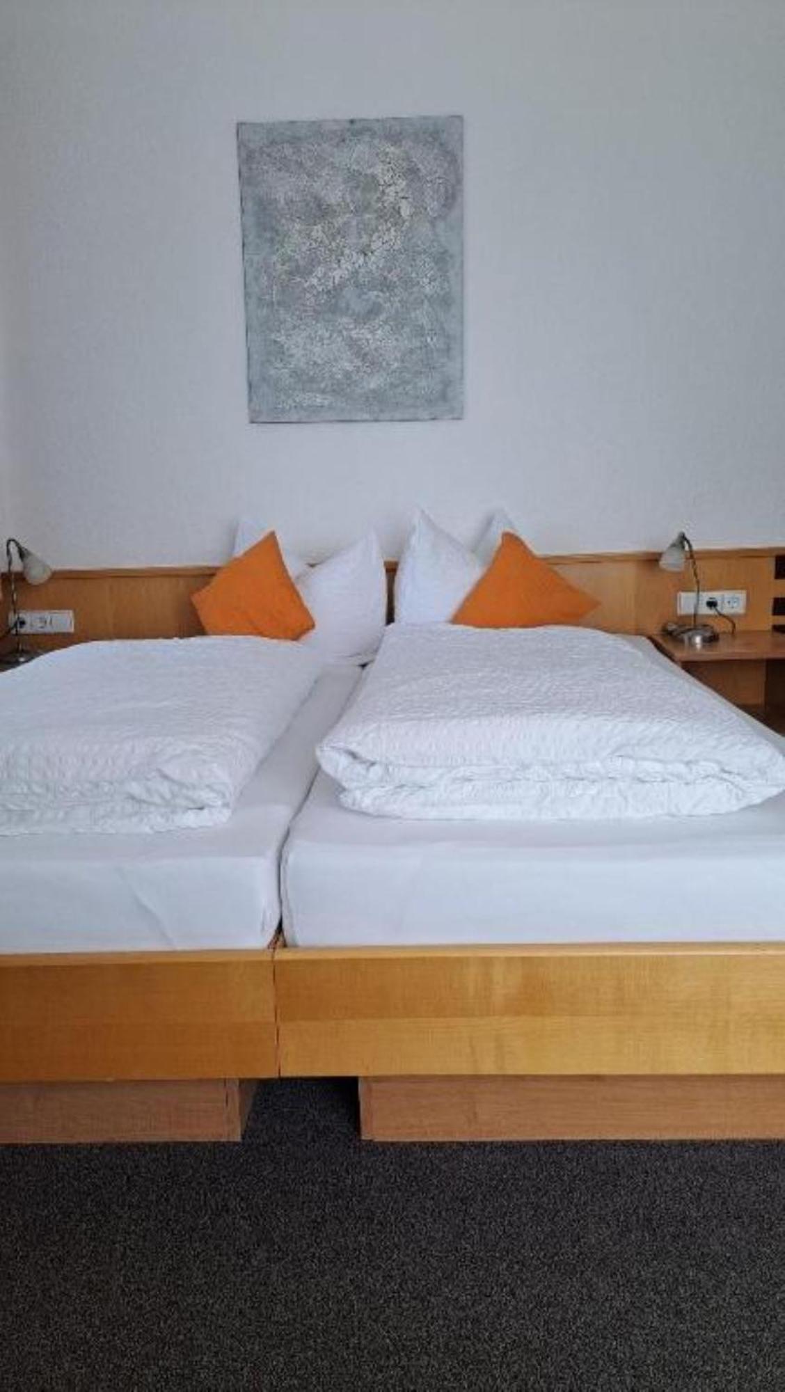 Kleines Zweibettzimmer