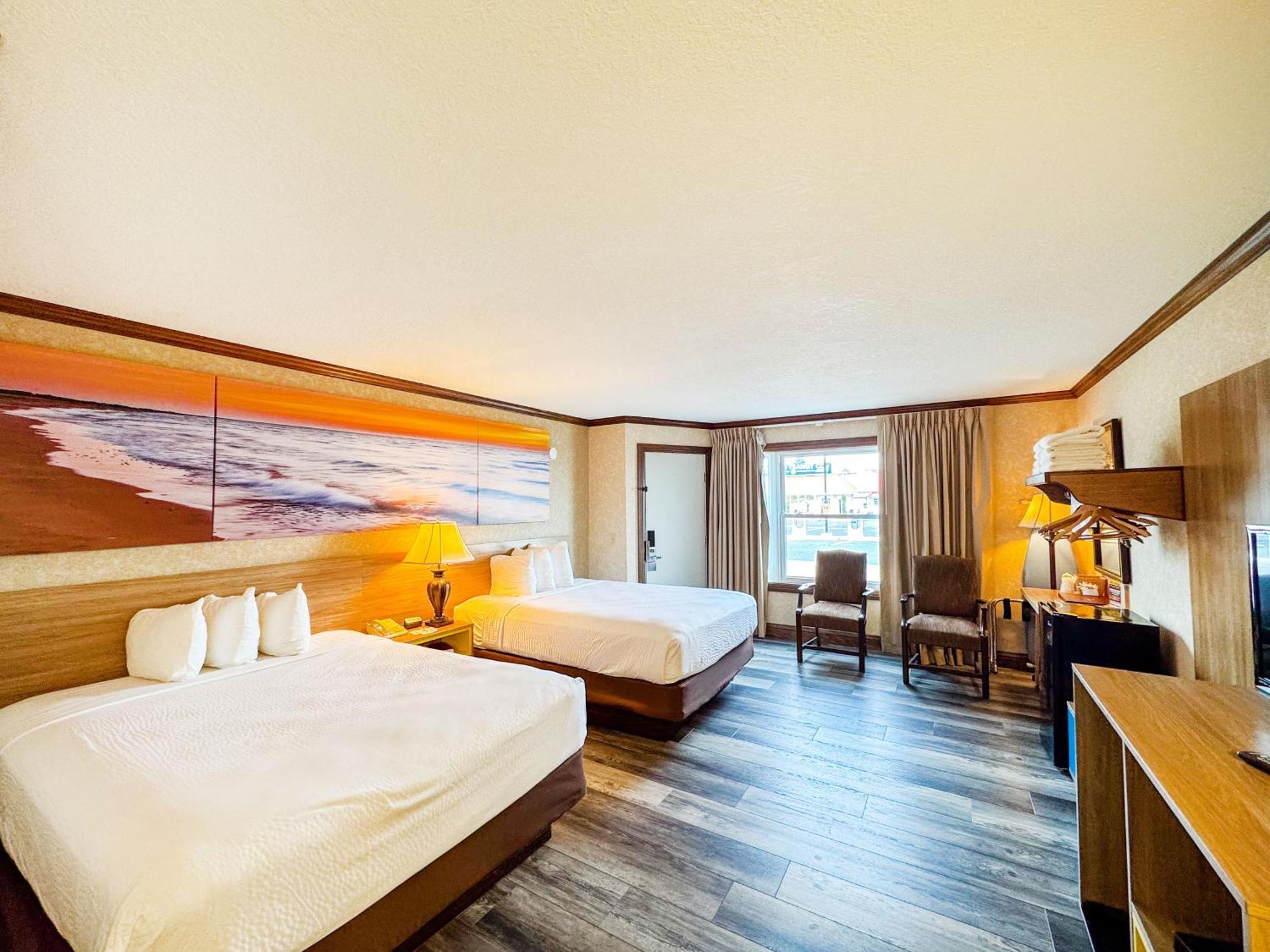 Queen Room Two Queen Beds Non-Smoking