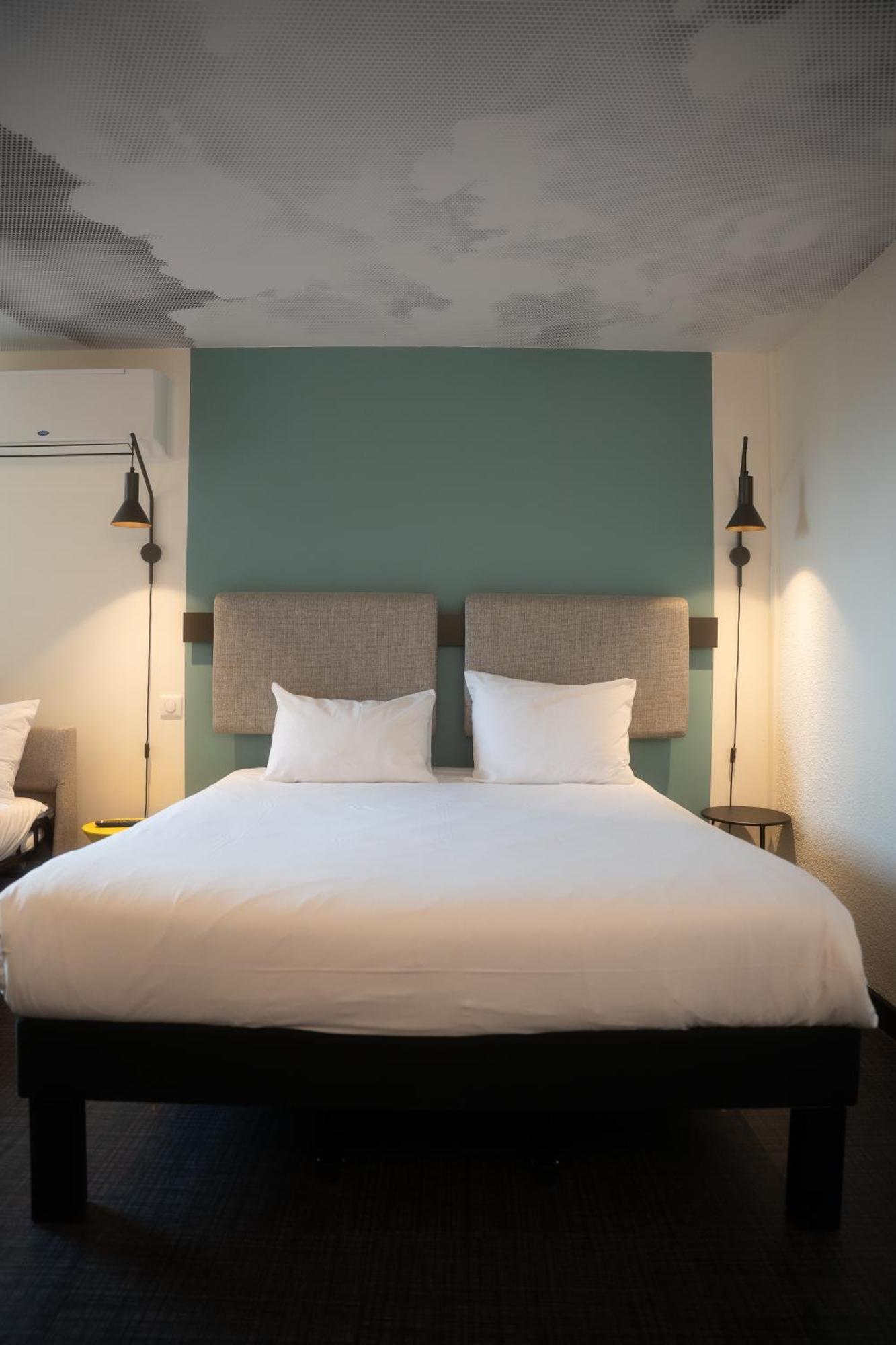 Standard Room One Double Bed One Single Bed,1694547616:JPEG