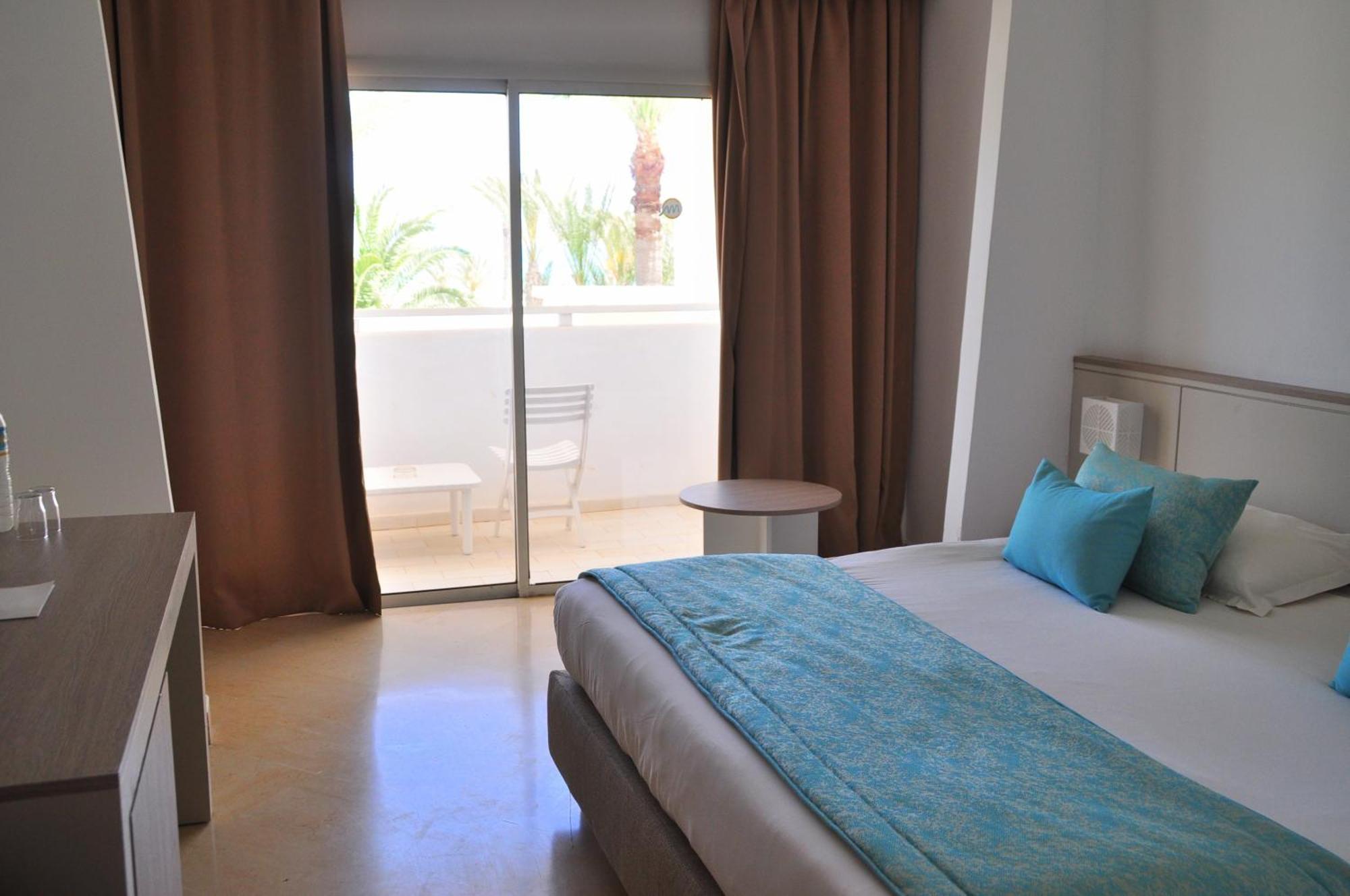 Quarto Duplo com Vista Jardim