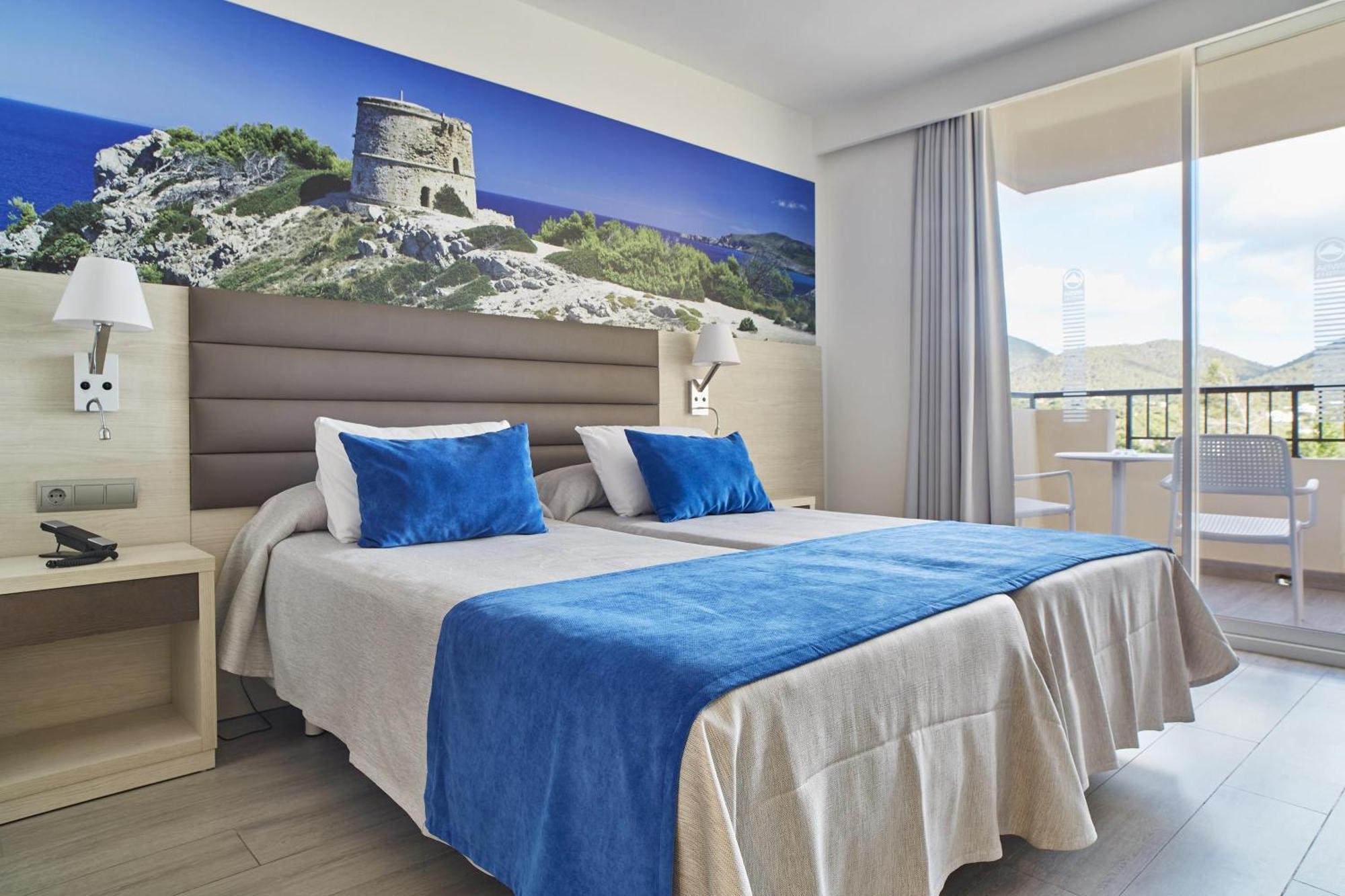 Quarto Duplo Superior com Vista Mar