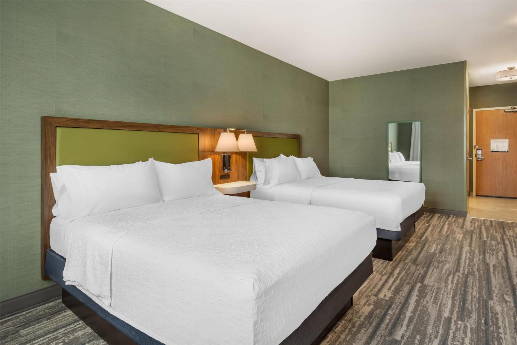 Room Two Queen Beds Non-Smoking
