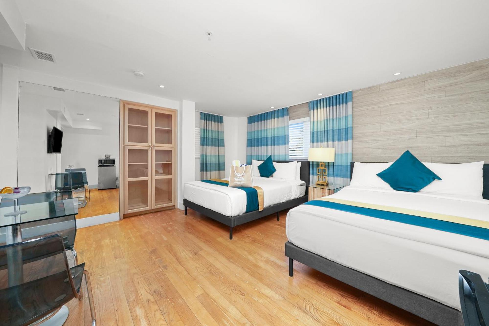 Standard Double Queen Room