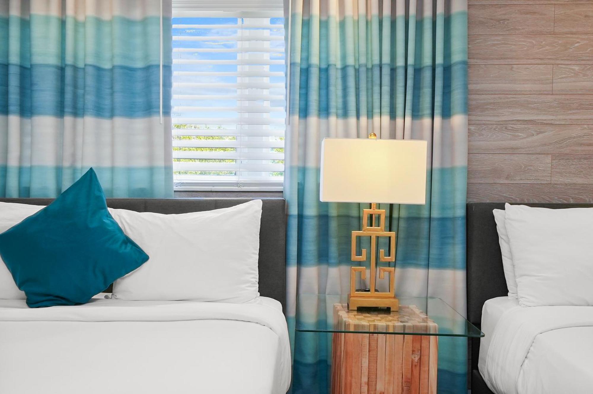 Standard Double Queen Room