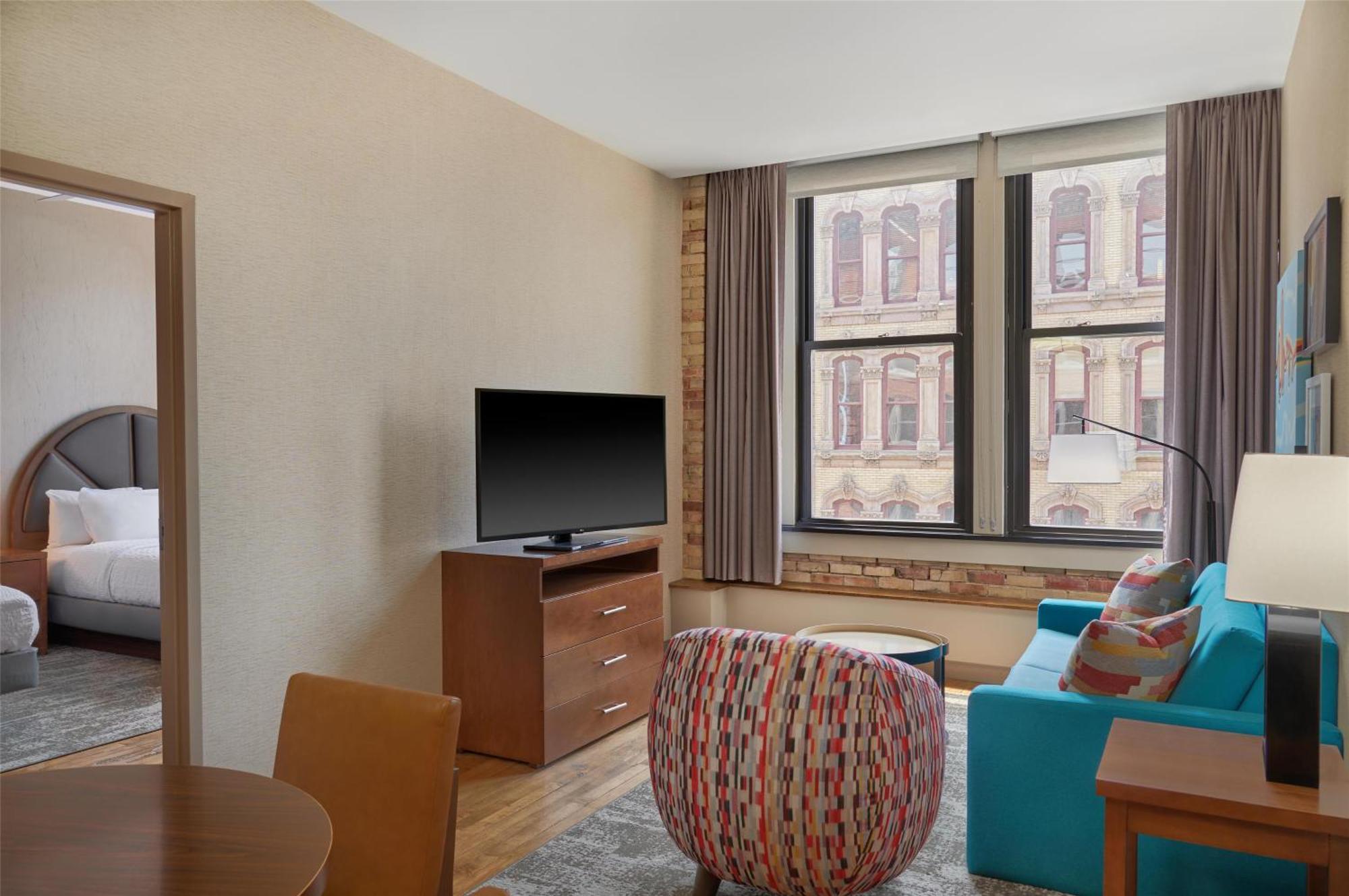 King Suite with City View - Non-Smoking