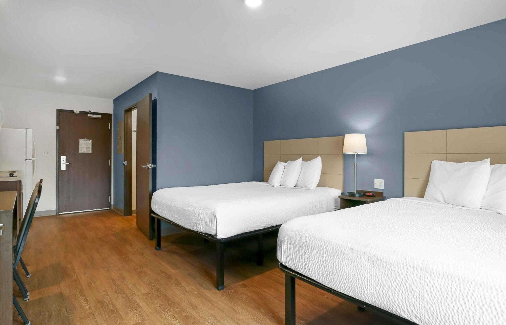 Standard Queen Room Two Queen Beds Non-Smoking