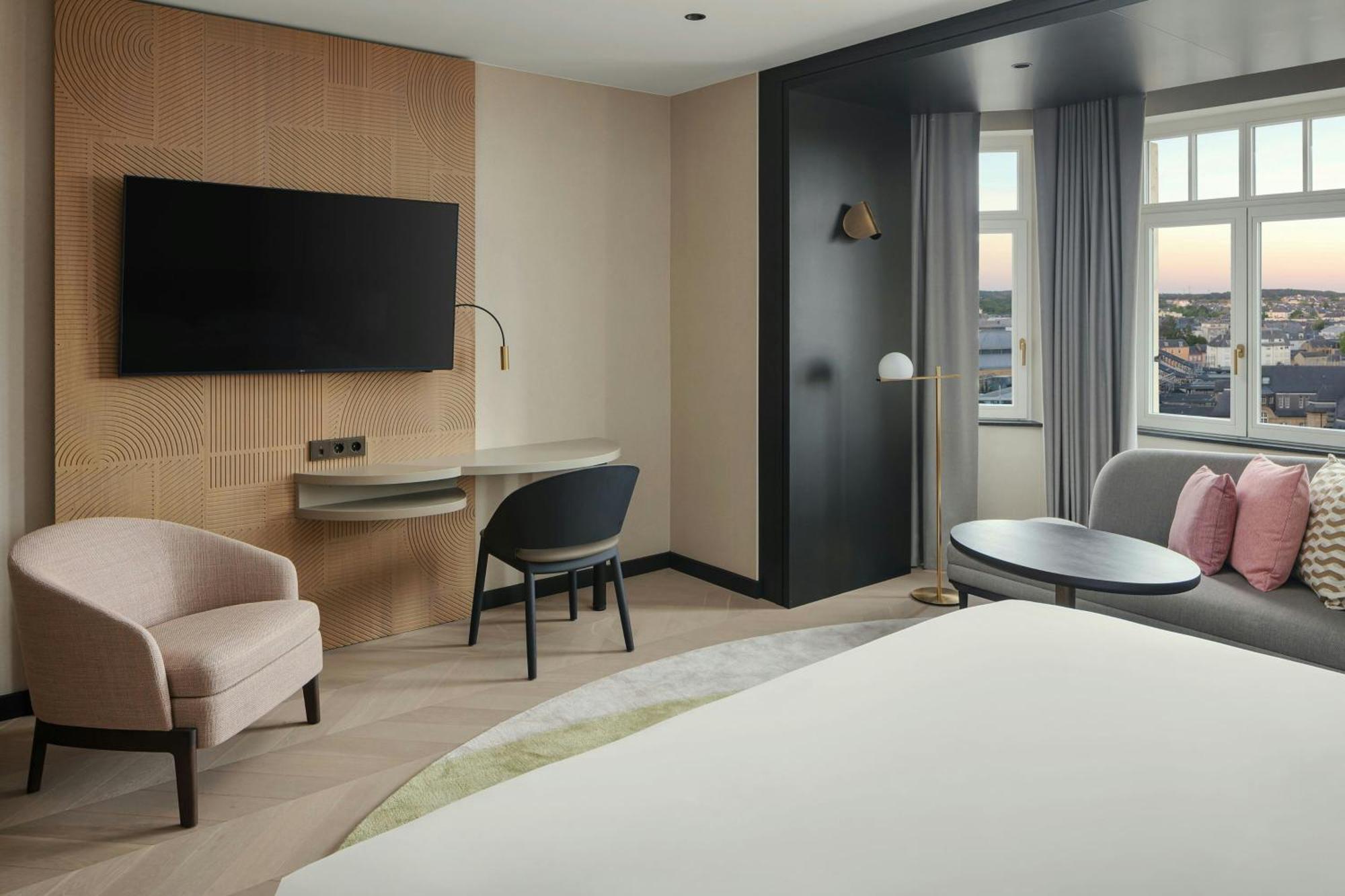 Junior Suite - M Club Lounge Access