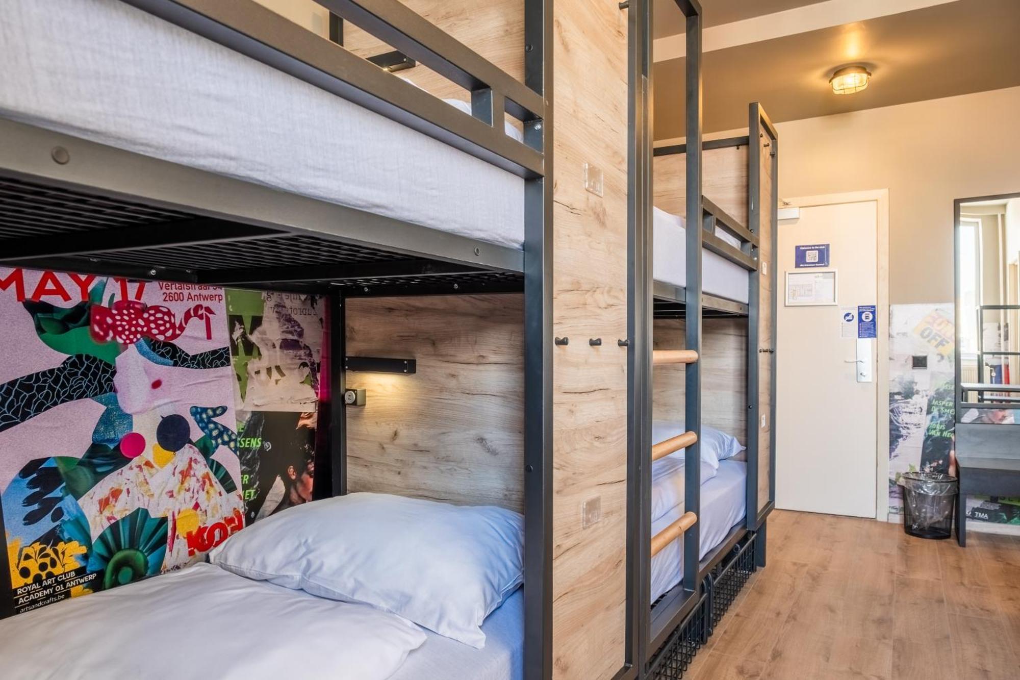 Habitación con 8 camas (solo literas)