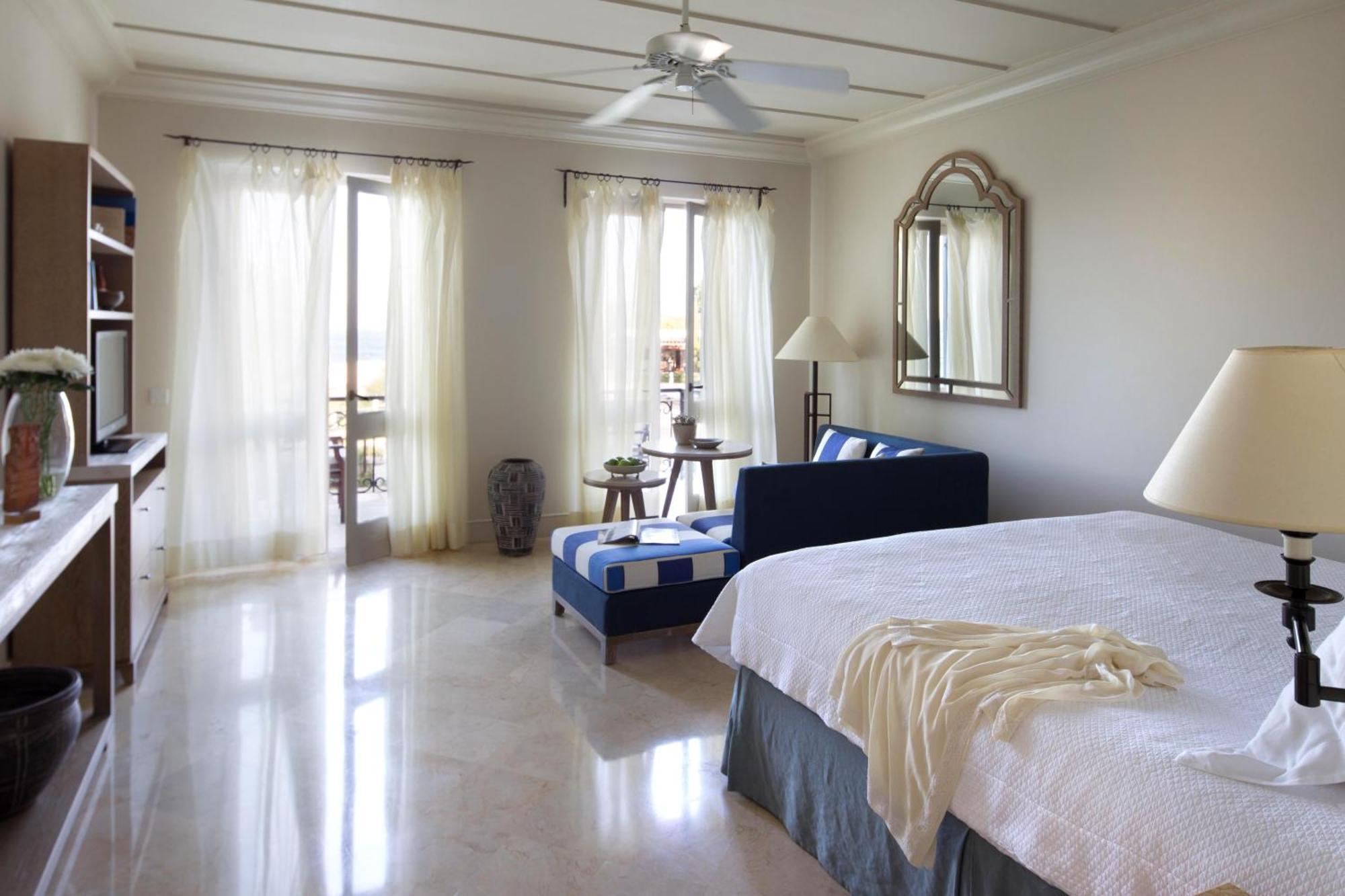 Suite Estudio Garden con piscina privada y vistas al mar
