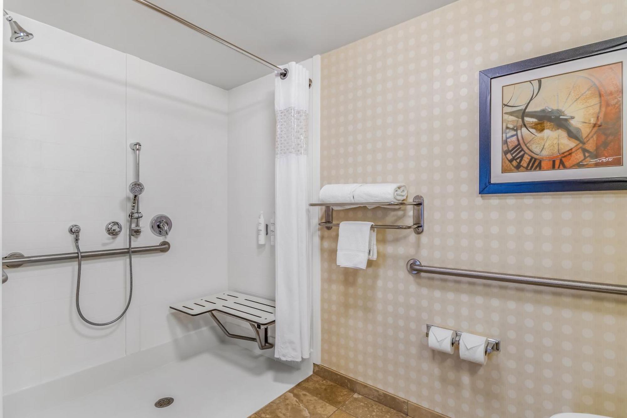 King Room with Accessible Tub - Mobility and Hearing Access/Non-Smoking