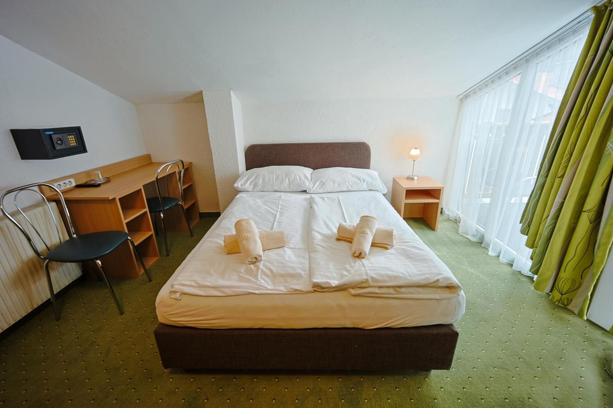 Double or Twin Room Comfort