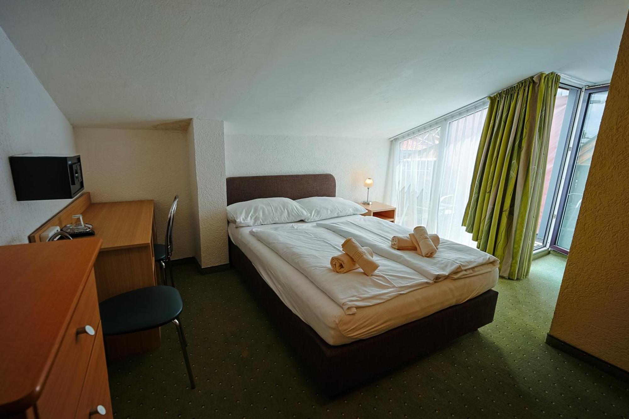 Double or Twin Room Comfort