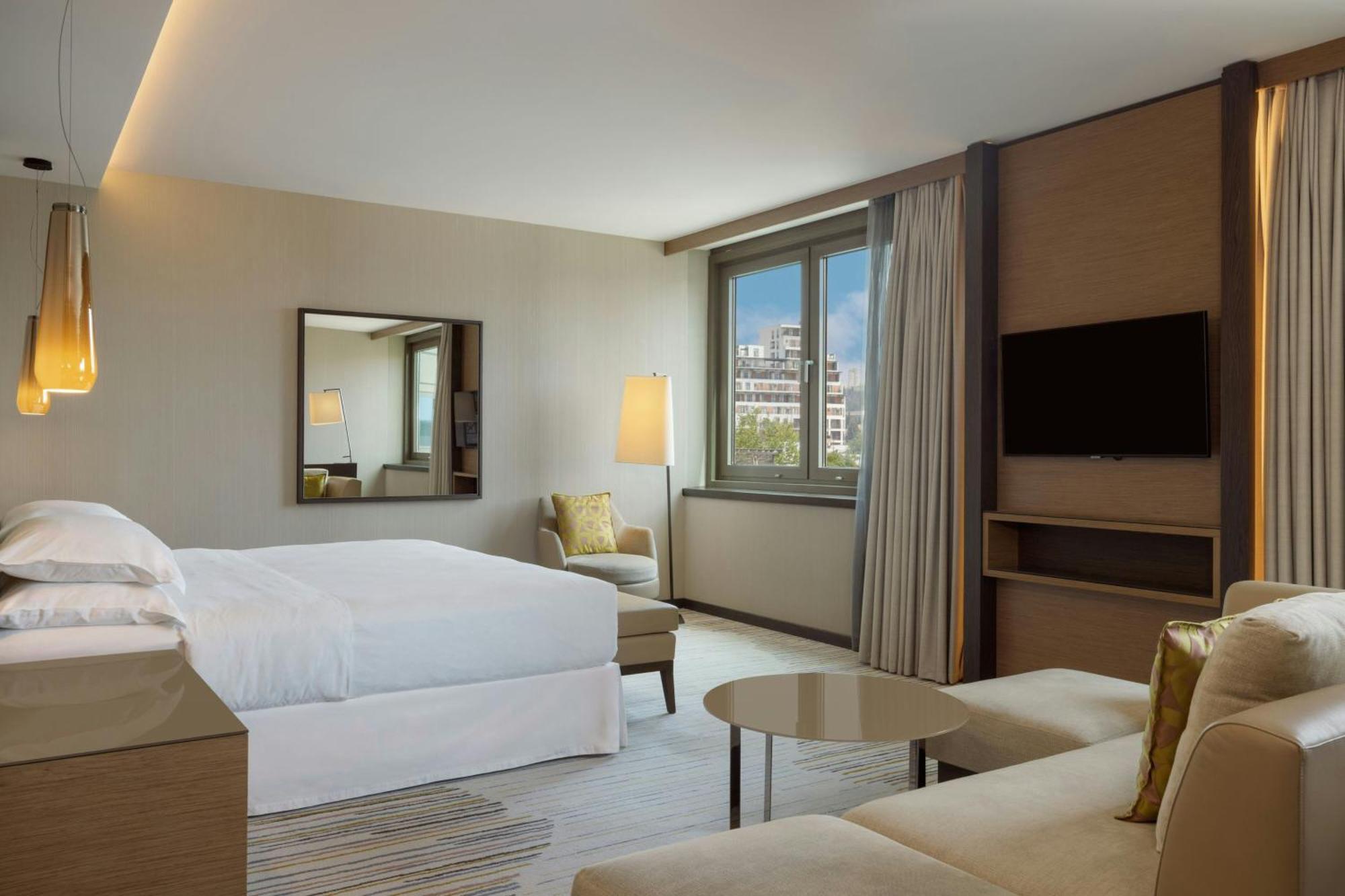 Executive King, Larger Guest room, 1 King