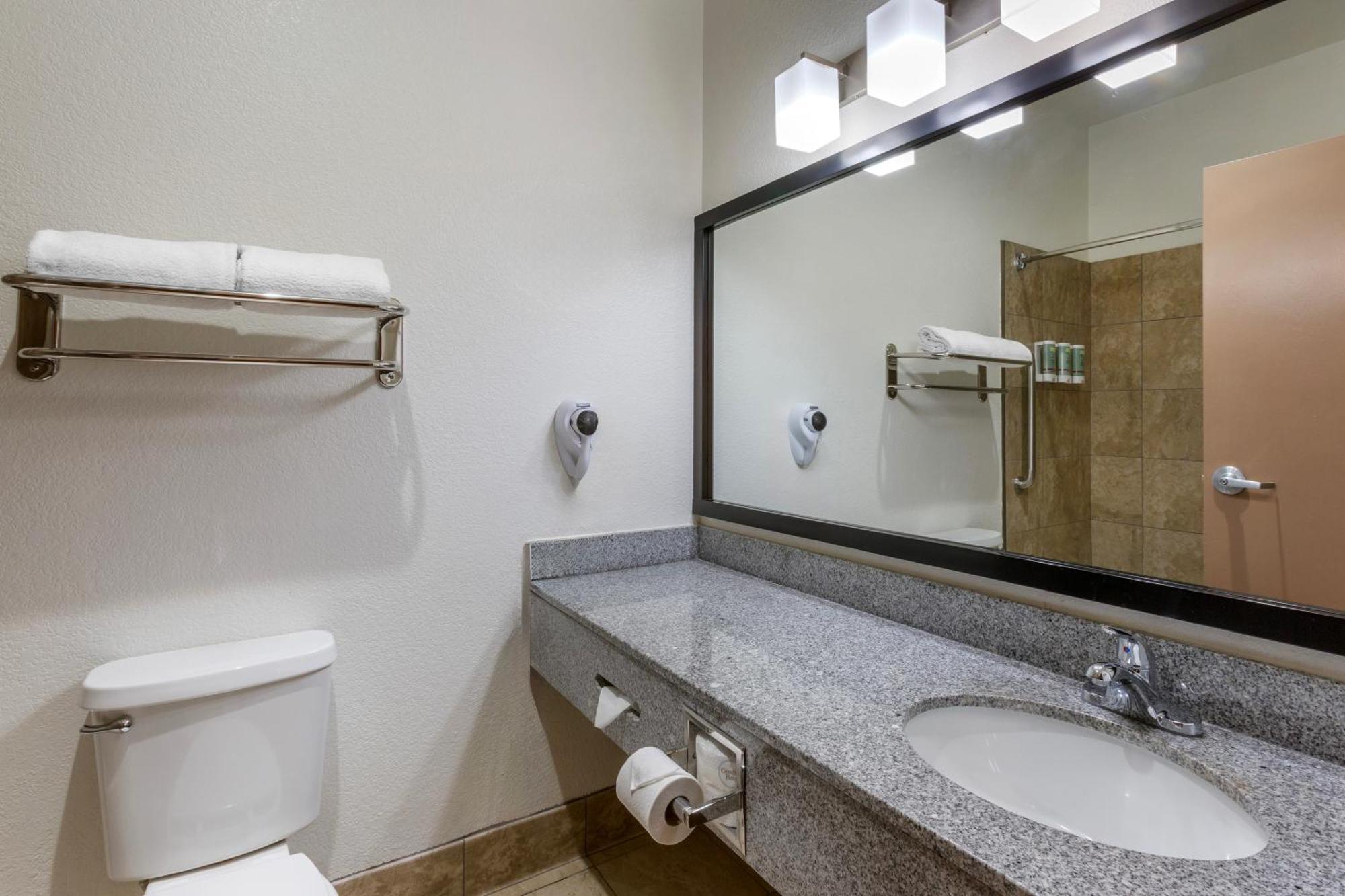 Executive King Room with Whirlpool - Non-Smoking
