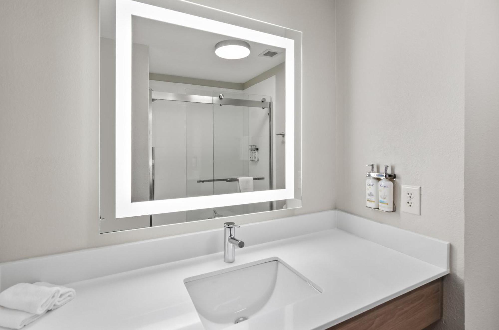 King Suite Spa Bath