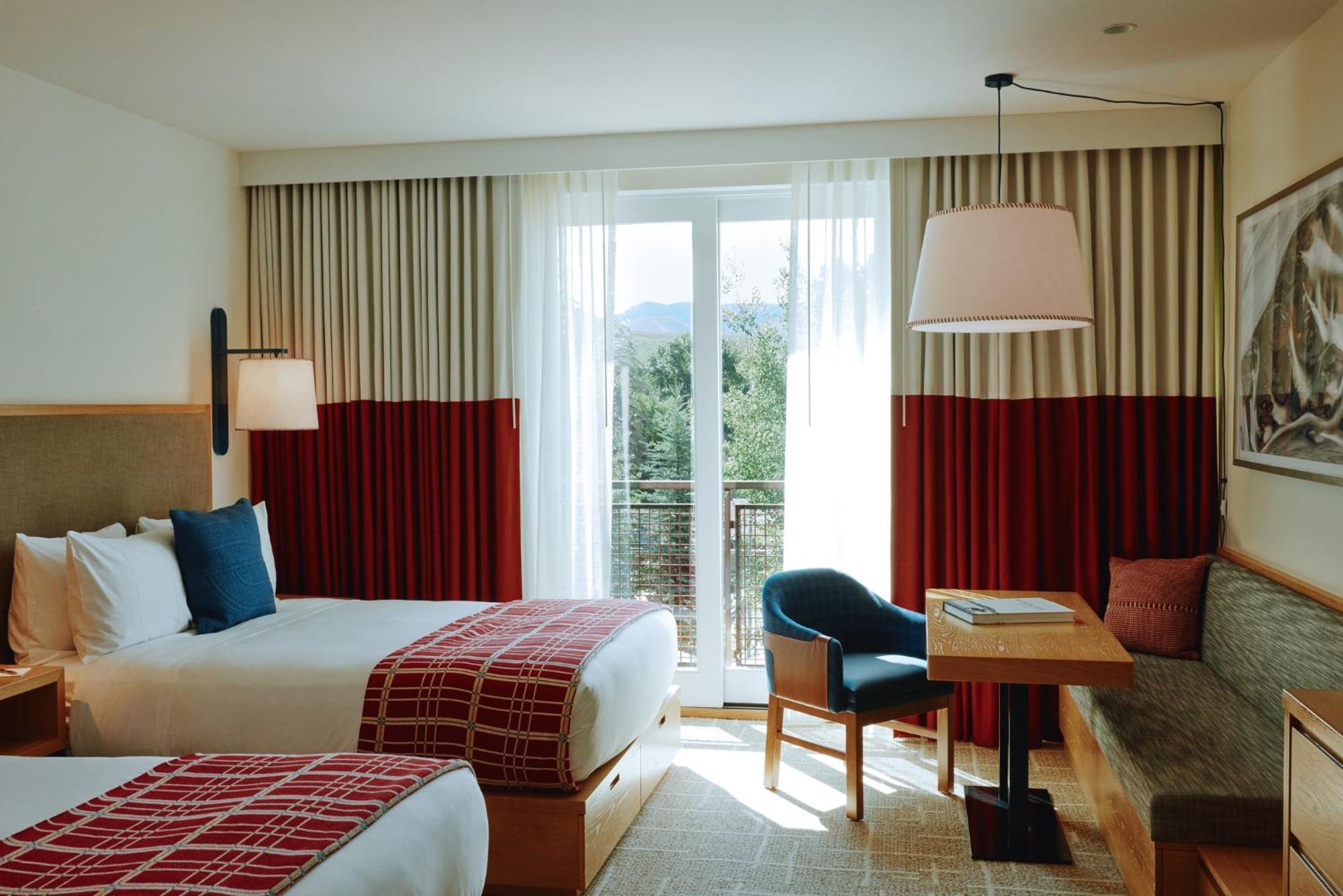 Grand Deluxe Queen Room Two Queen Beds