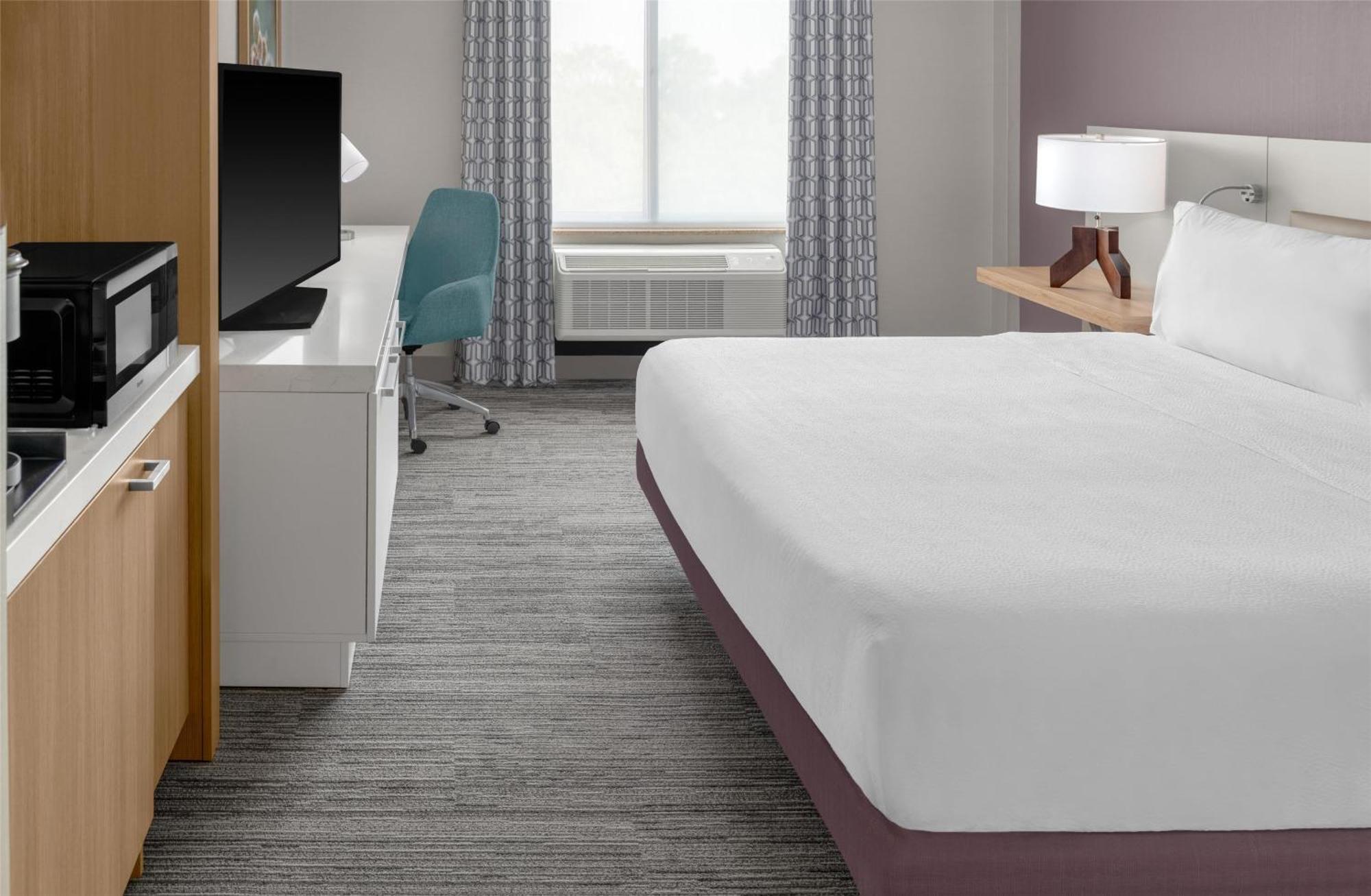 King Room Accessible Tub Mobility Access