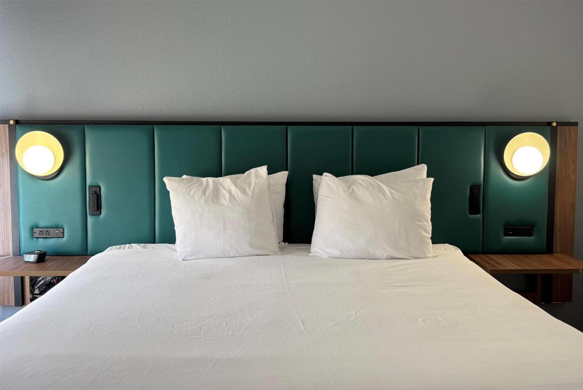 One-Bedroom King Suite Non Smoking