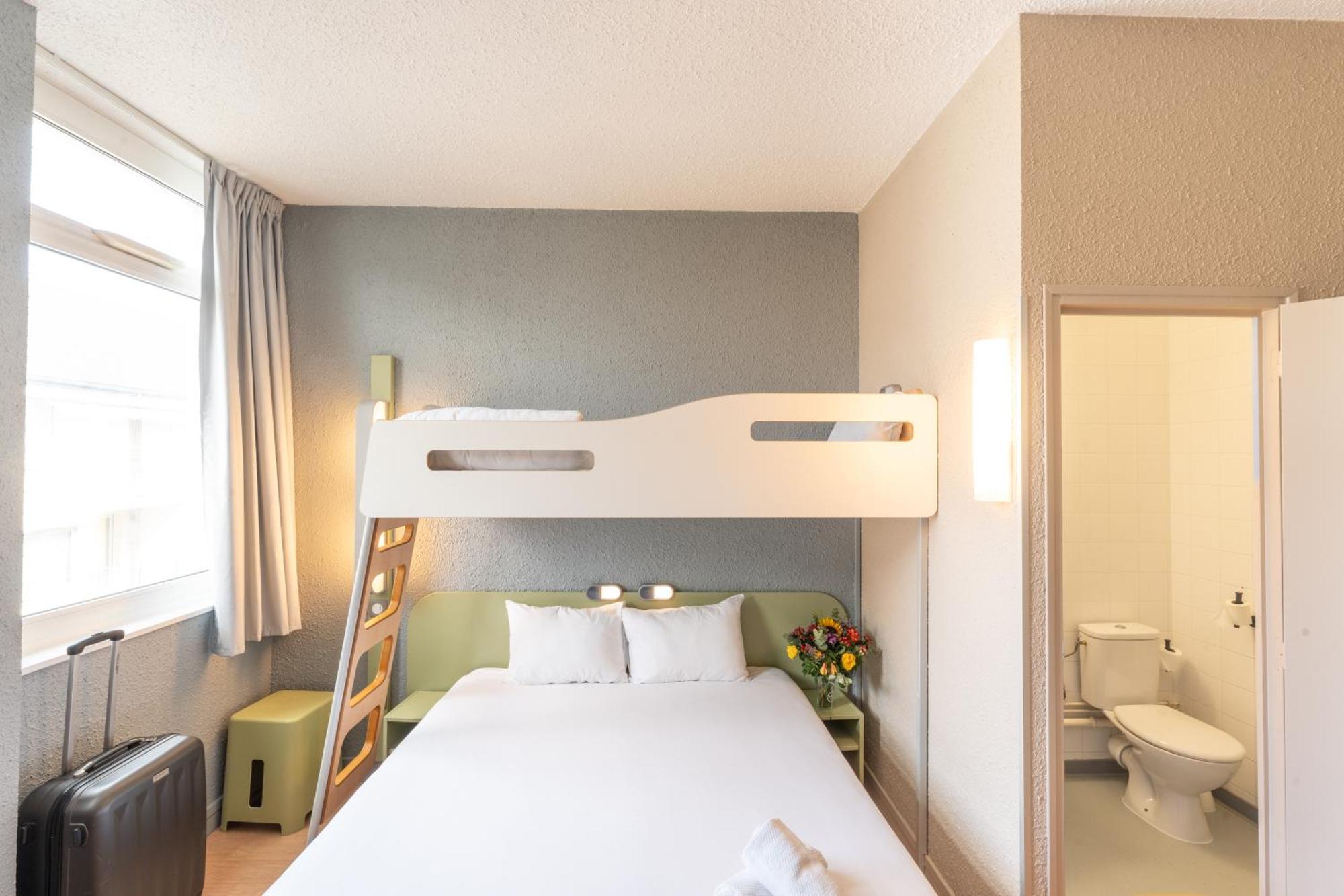Standard Double Room a Bunk Bed