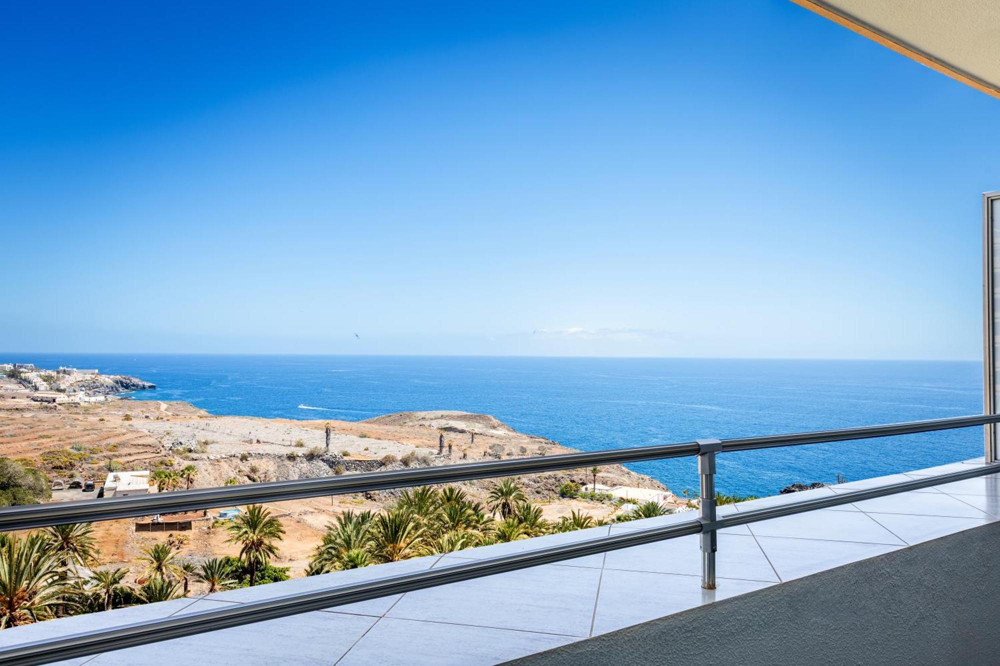 One-Bedroom Apartment Pool View